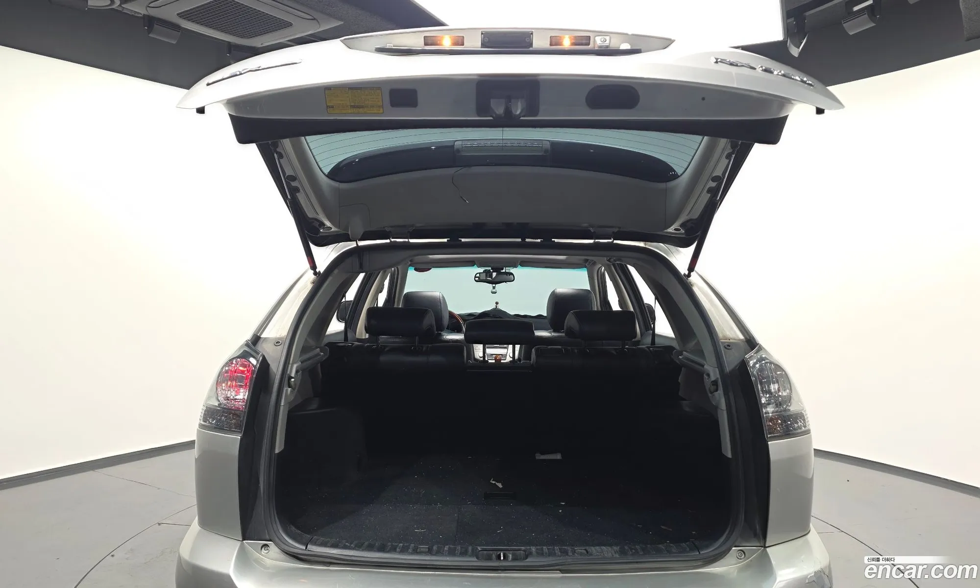 Lexus RX330 2005 JTJHA31U860099126 — 9