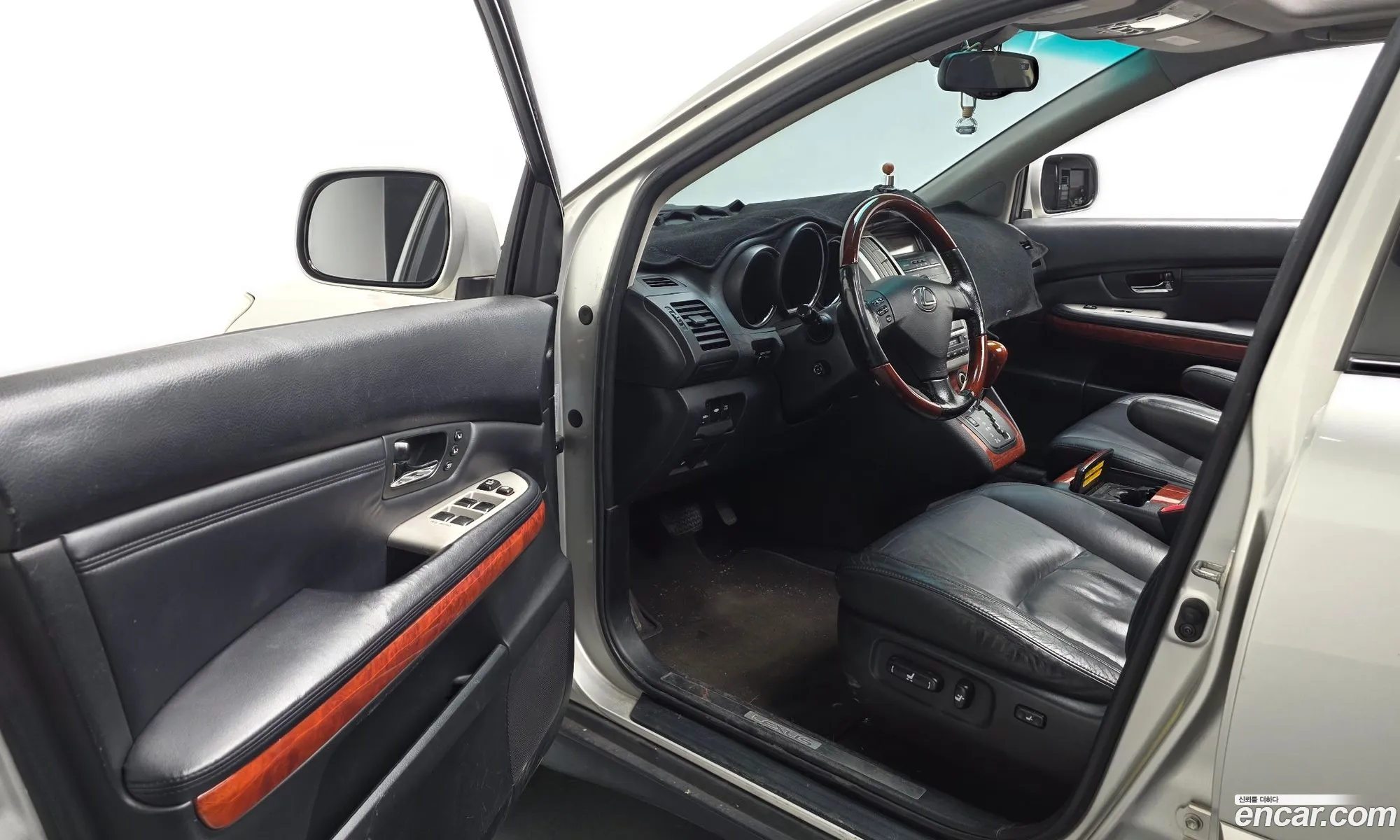 Lexus RX330 2005 JTJHA31U860099126 — 8