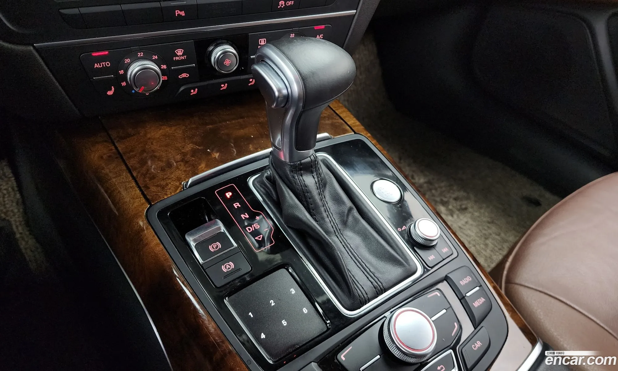 Audi A6 2014 — 16