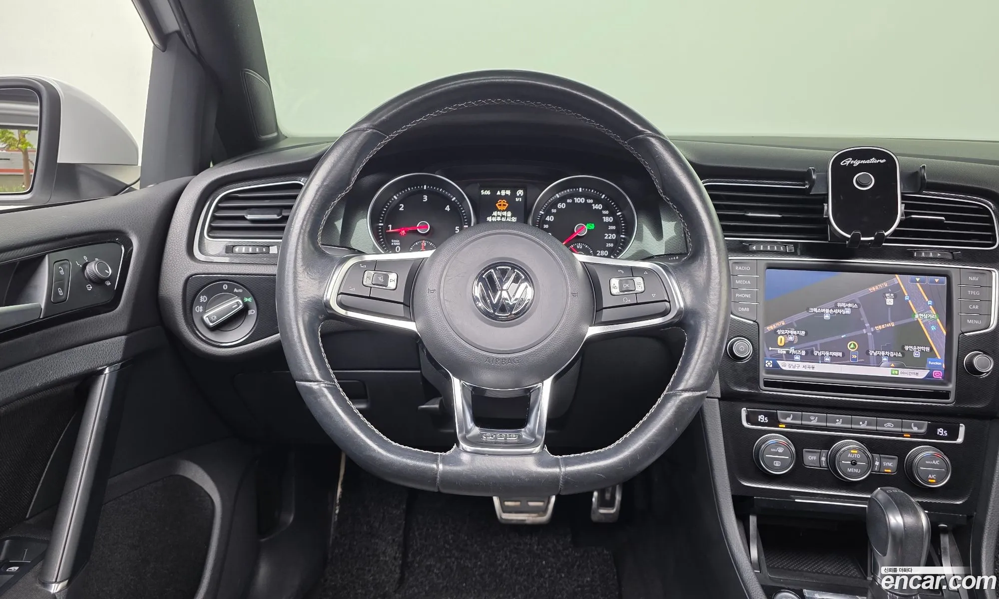 Volkswagen Golf 7th Gen 2016 WVWZZZAUZGW068358 — 2