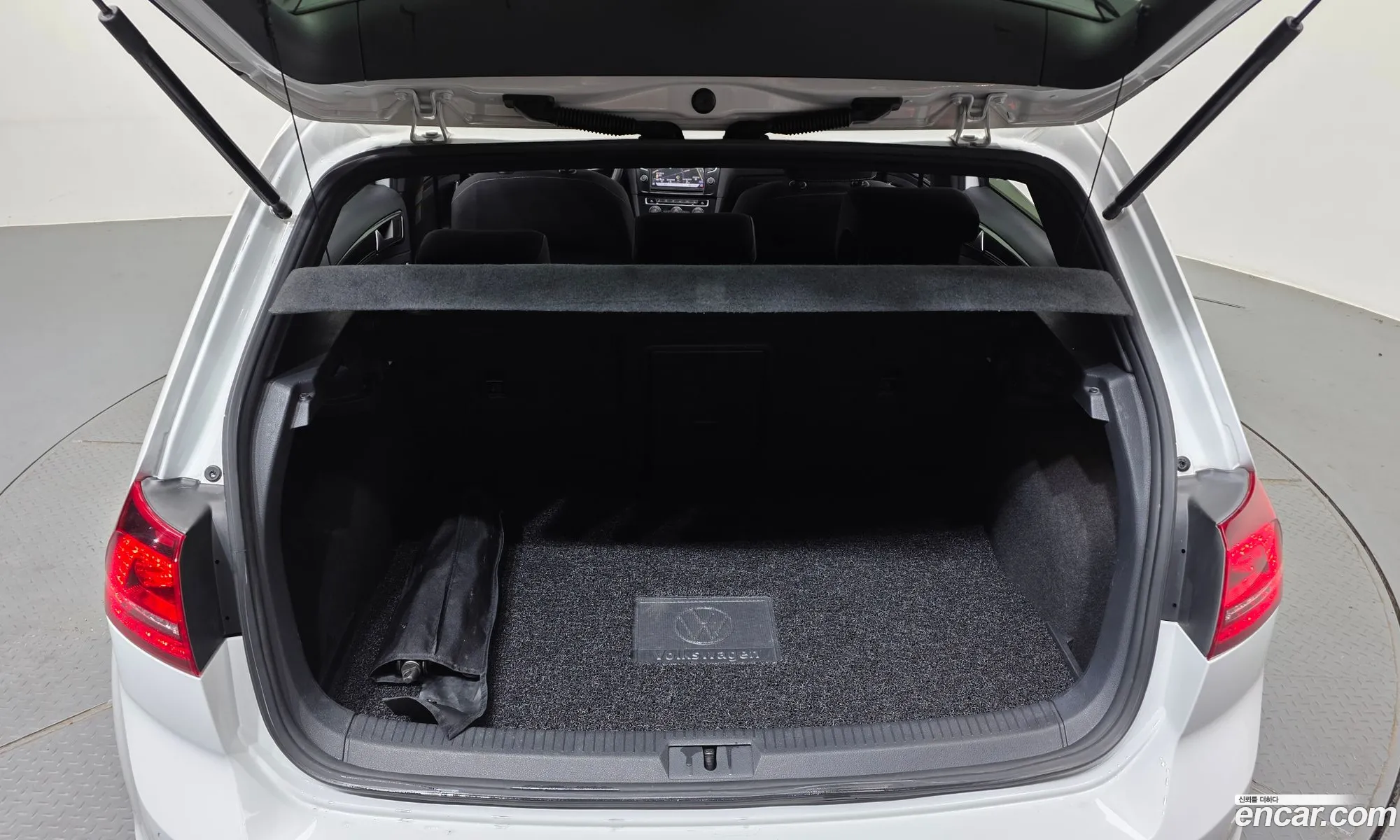 Volkswagen Golf 7th Gen 2016 WVWZZZAUZGW068358 — 5