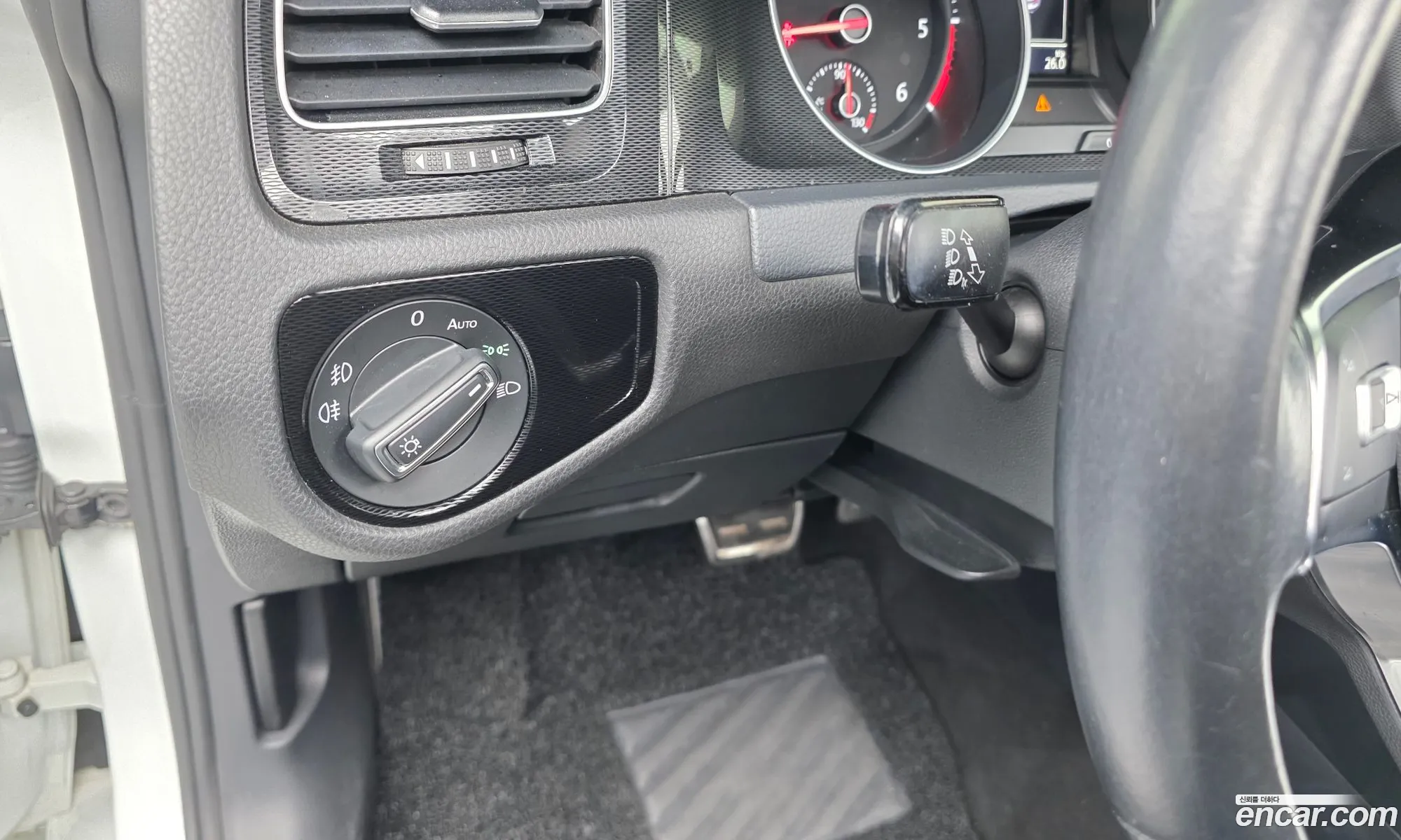 Volkswagen Golf 7th Gen 2016 WVWZZZAUZGW068358 — 7