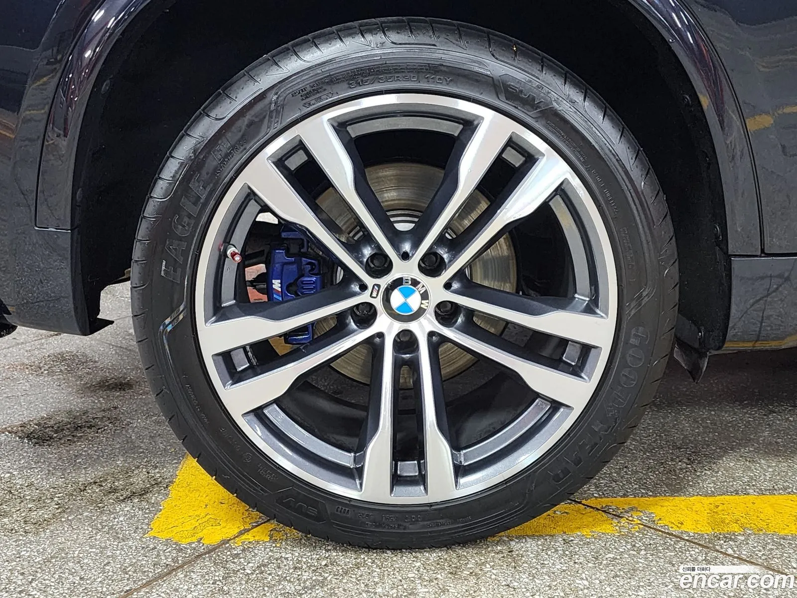 BMW X5 2017 — 7