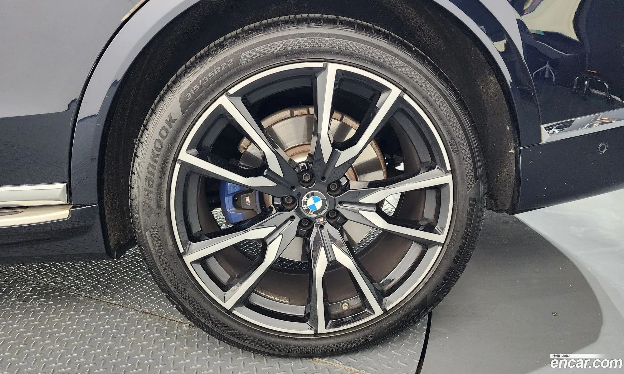 BMW X7 2022 — 26