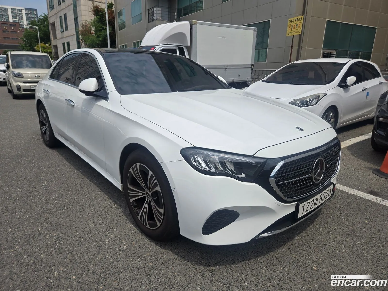 Mercedes-Benz E-Class W214 2025 — 19