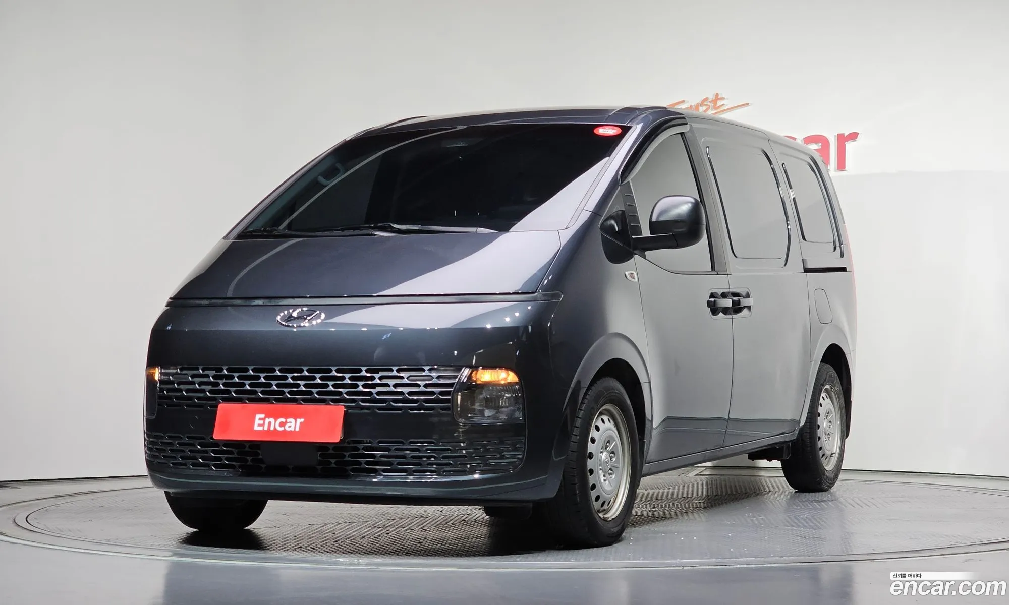 Hyundai Staria 2023 — 4