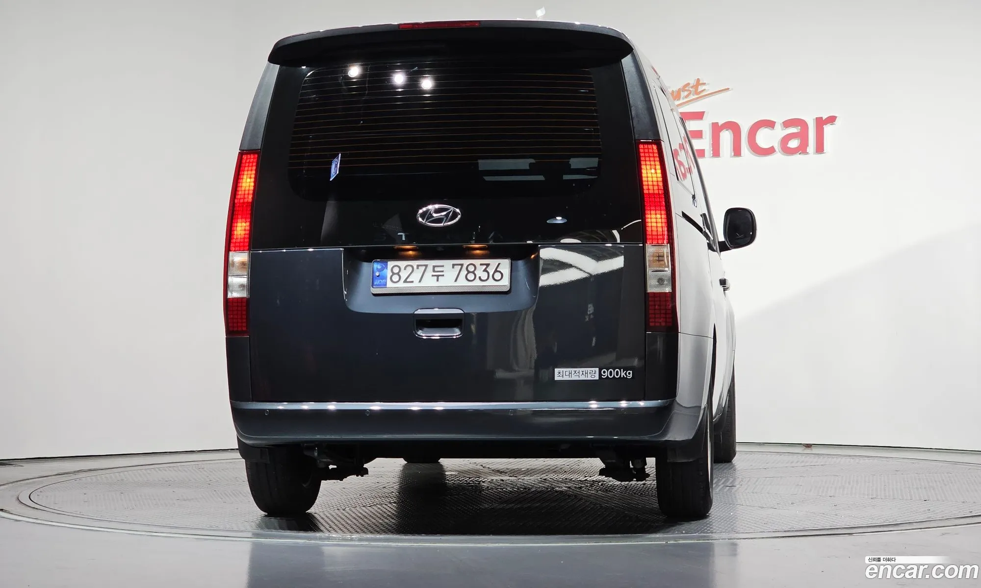 Hyundai Staria 2023 — 2