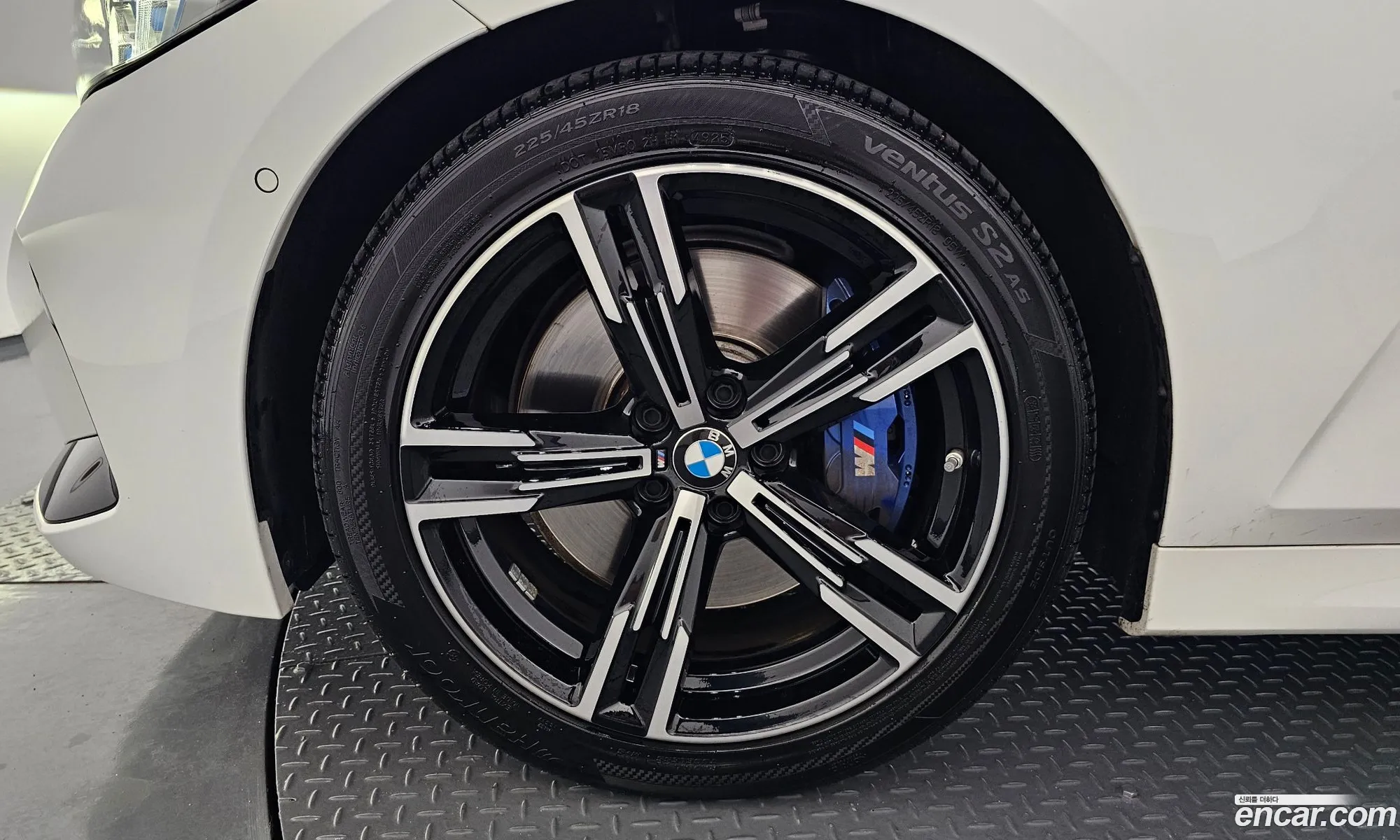 BMW 3 Series 2024 WBA61FS07RFT03310 — 25