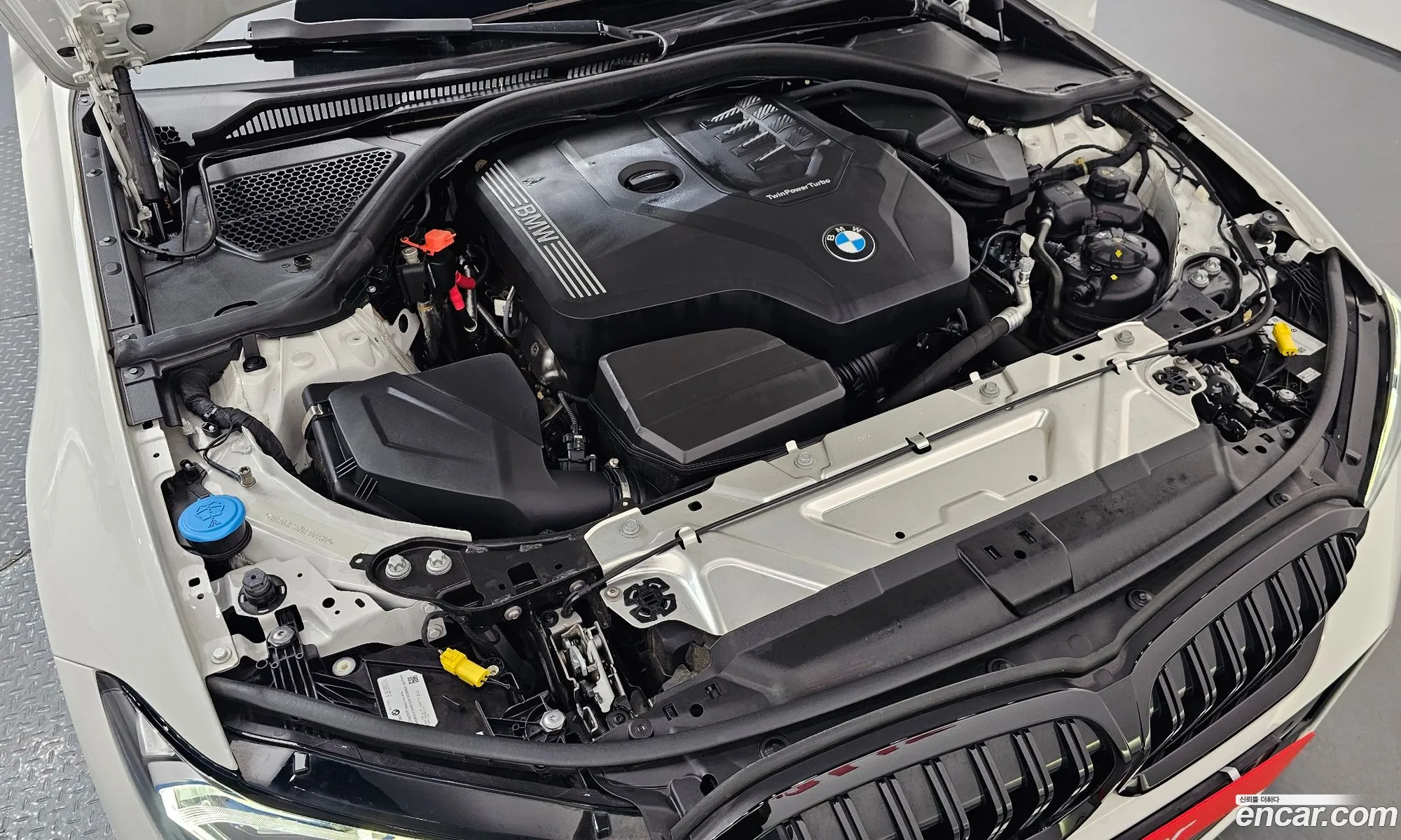 BMW 3 Series 2024 WBA61FS07RFT03310 — 32