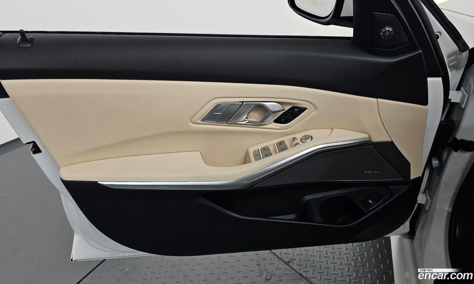 BMW 3 Series 2024 WBA61FS07RFT03310 — 31