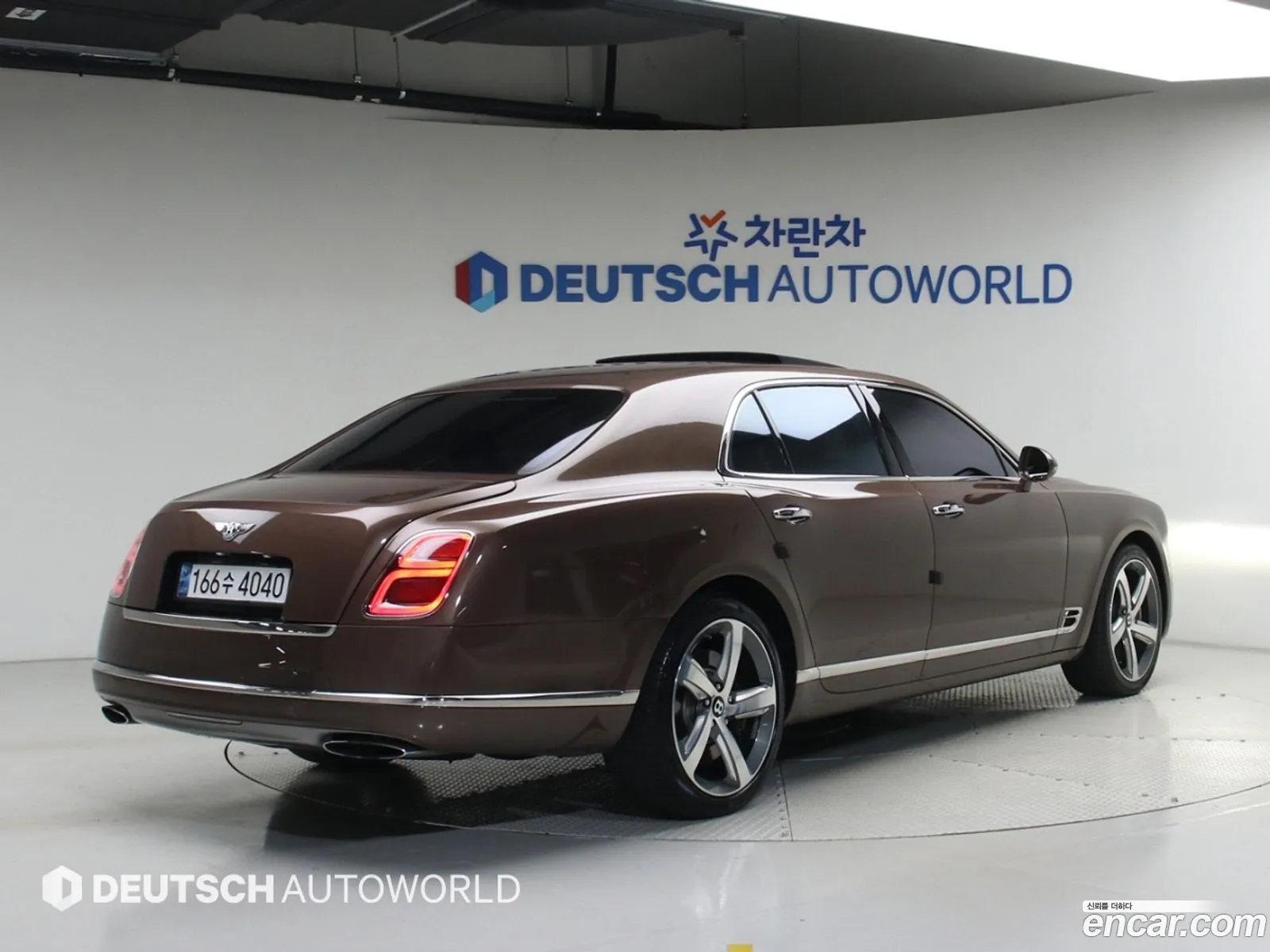 Bentley Mulsanne 2017 — 16