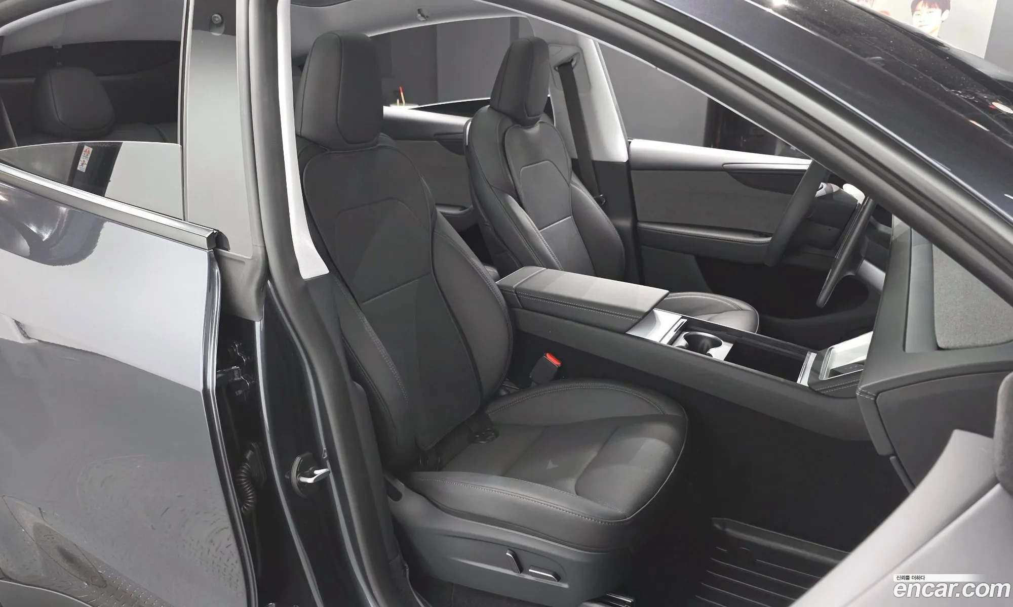 Tesla Model Y 2025 LRWYGCFJ1SC076387 — 19