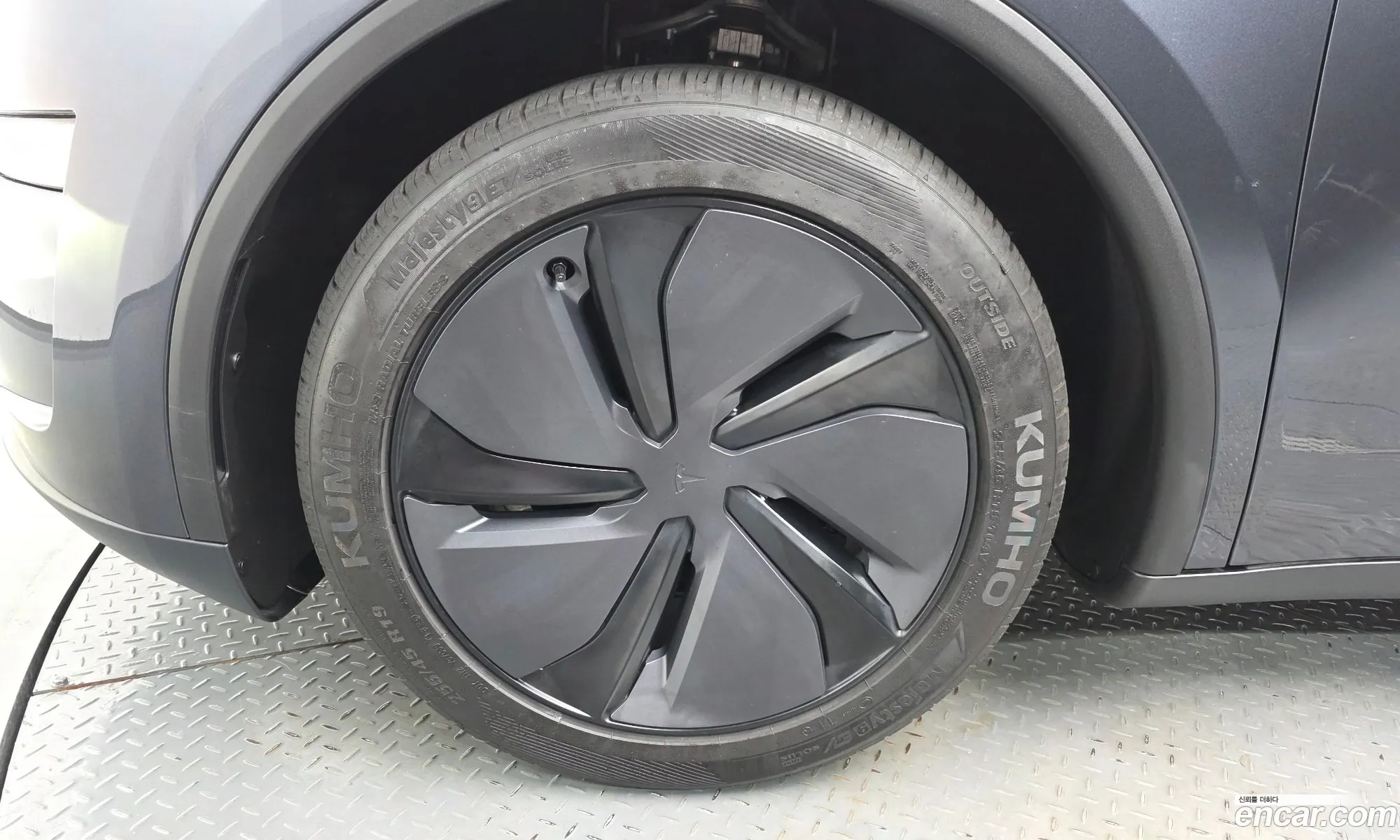 Tesla Model Y 2025 LRWYGCFJ1SC076387 — 28