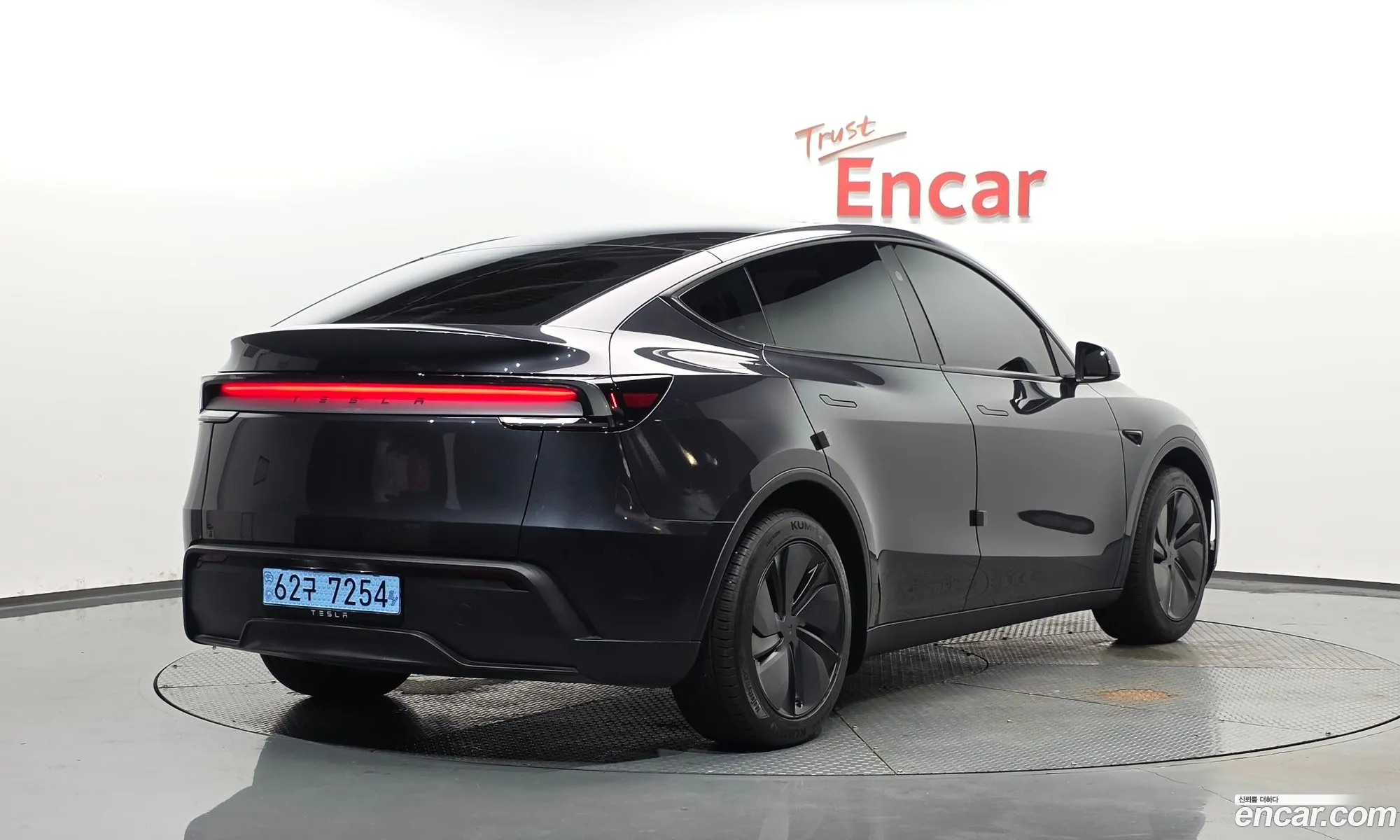 Tesla Model Y 2025 LRWYGCFJ1SC076387 — 16