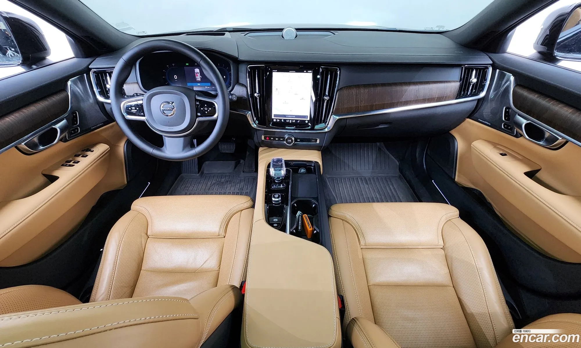 Volvo V90 Cross Country 2024 — 18