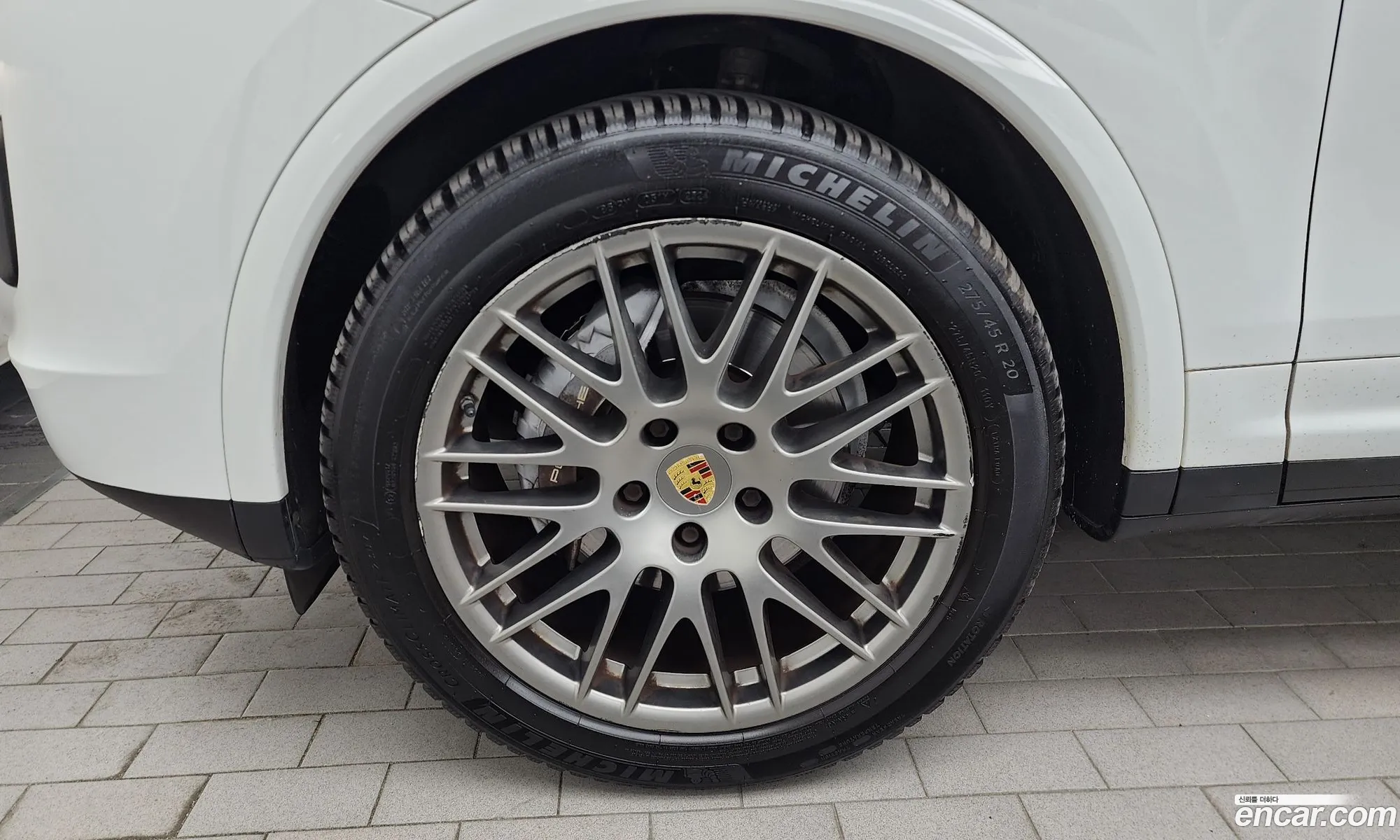 Porsche Cayenne 2017 WP1AF2927HLA32777 — 13
