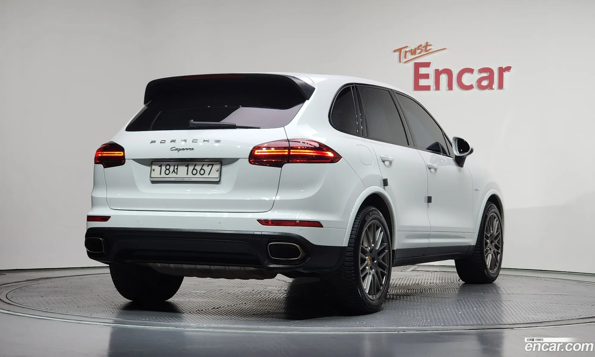 Porsche Cayenne 2017 WP1AF2927HLA32777 — 15