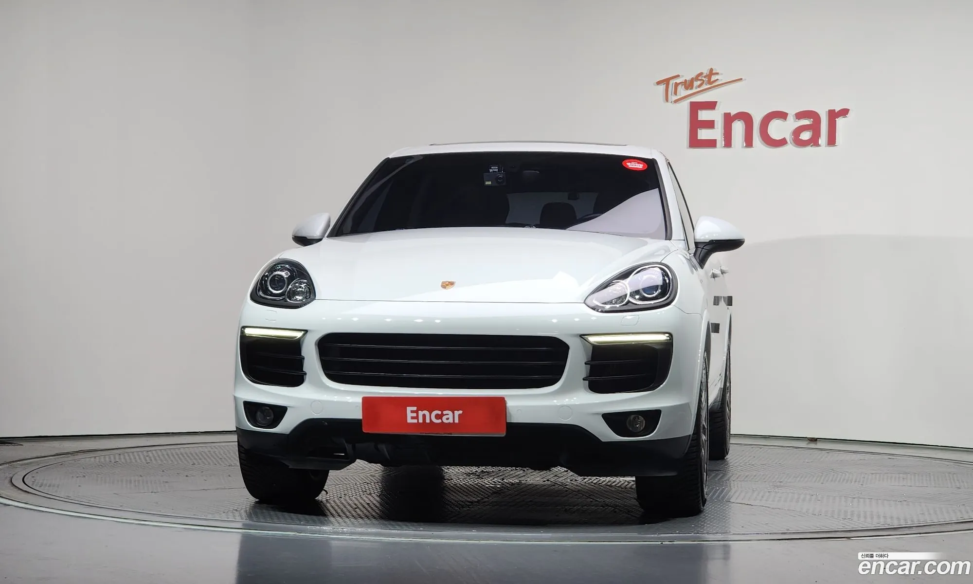 Porsche Cayenne 2017 WP1AF2927HLA32777 — 16