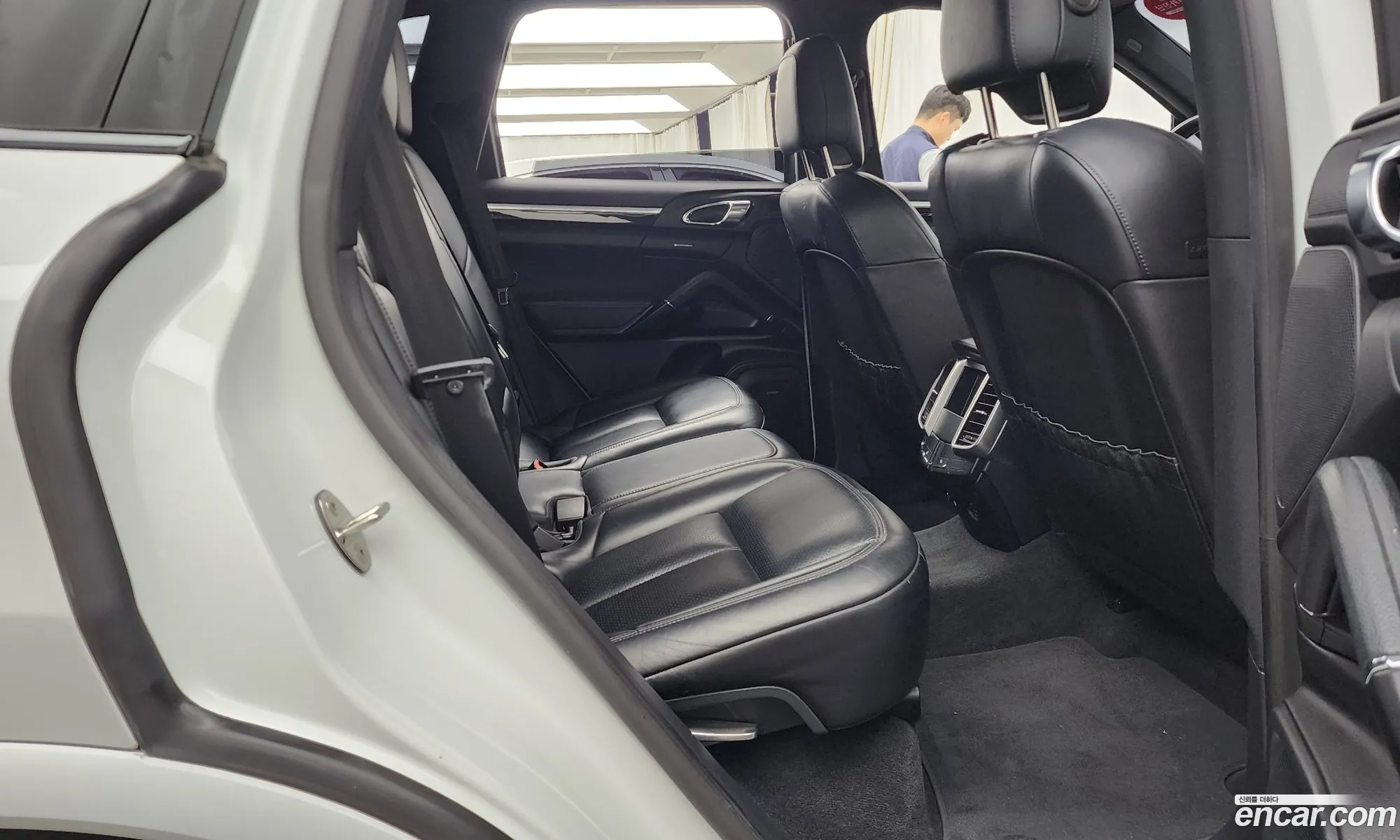 Porsche Cayenne 2017 WP1AF2927HLA32777 — 10