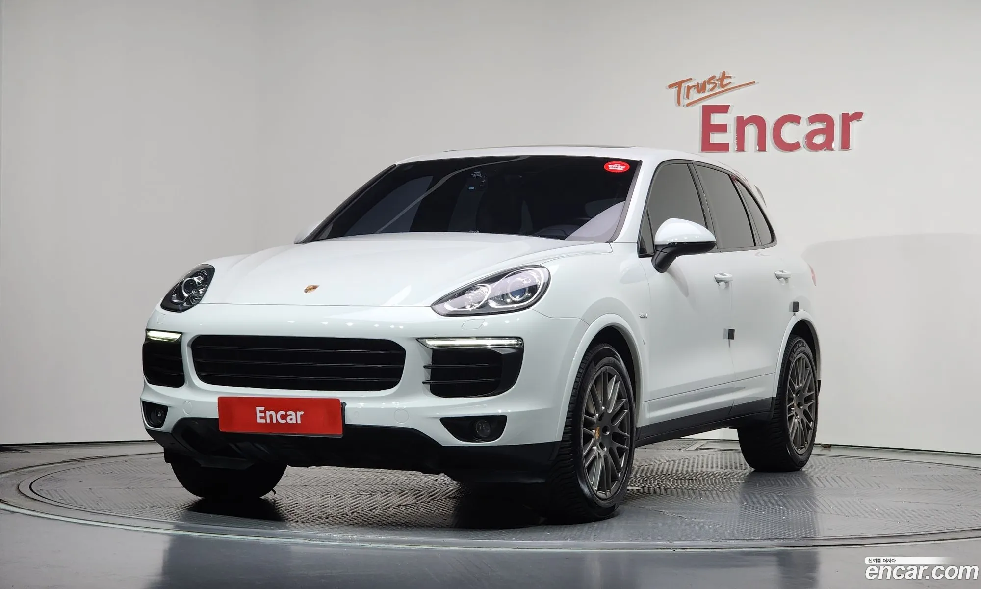 Porsche Cayenne 2017 WP1AF2927HLA32777 — 9