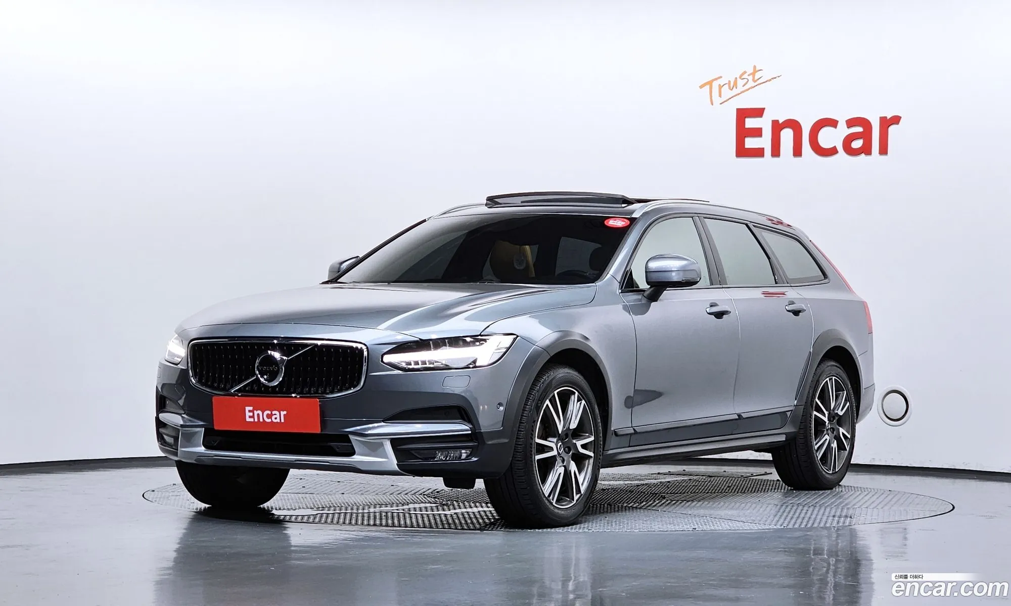 Volvo V90 Cross Country 2018 — 17