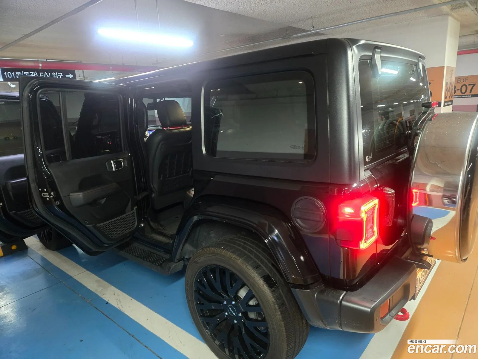 Jeep Wrangler 2021 — 12