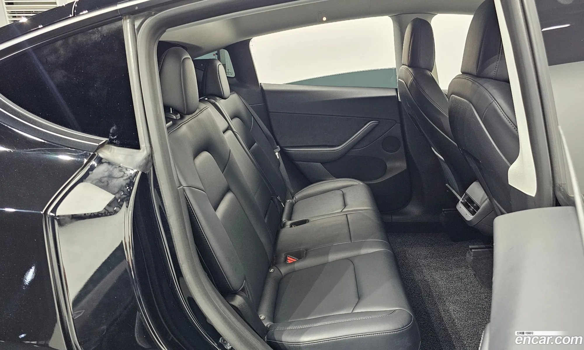 Tesla Model Y 2022 — 5