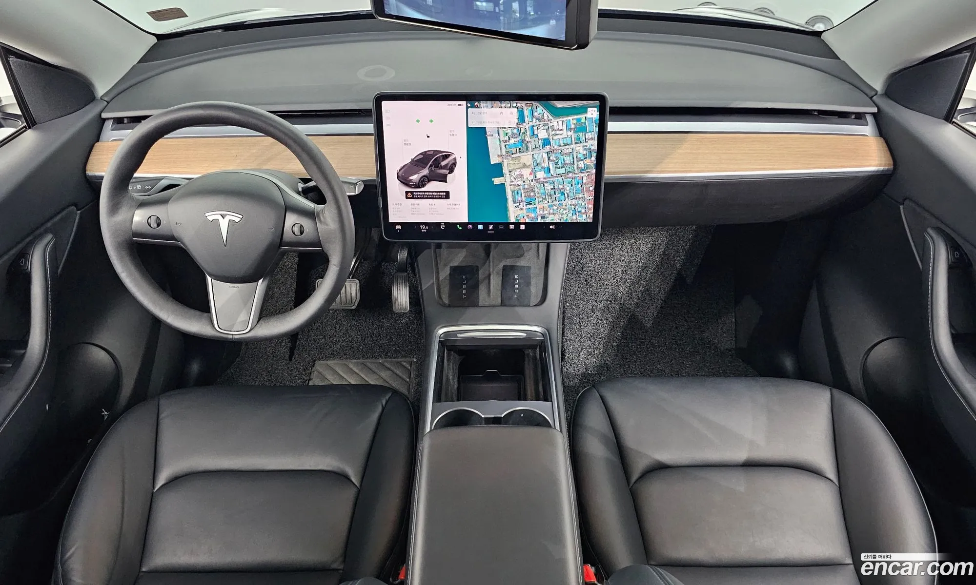 Tesla Model Y 2022 — 27