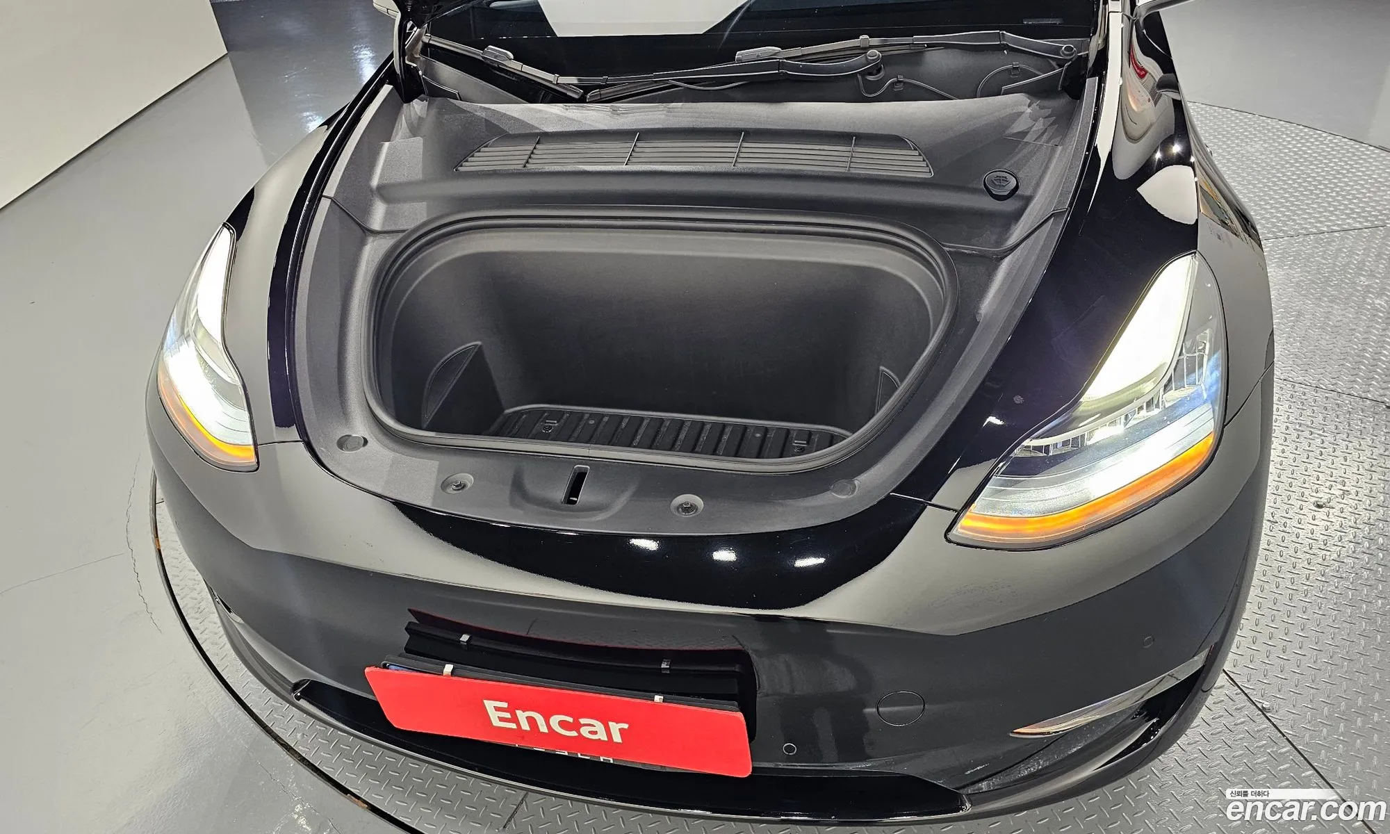 Tesla Model Y 2022 — 31