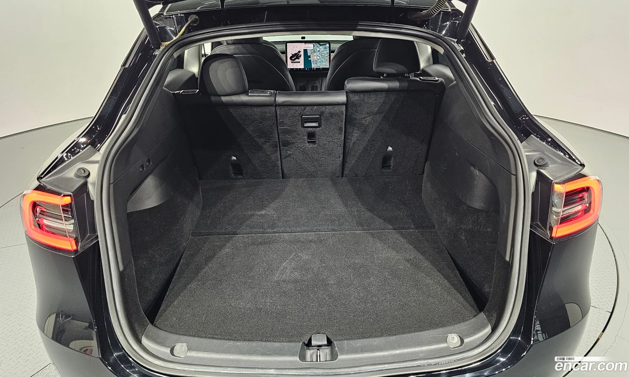 Tesla Model Y 2022 — 25