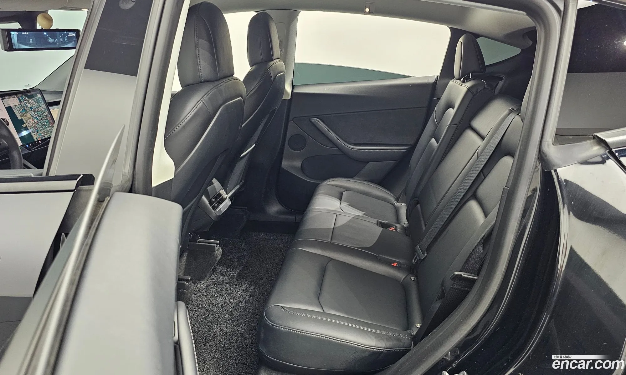 Tesla Model Y 2022 — 20