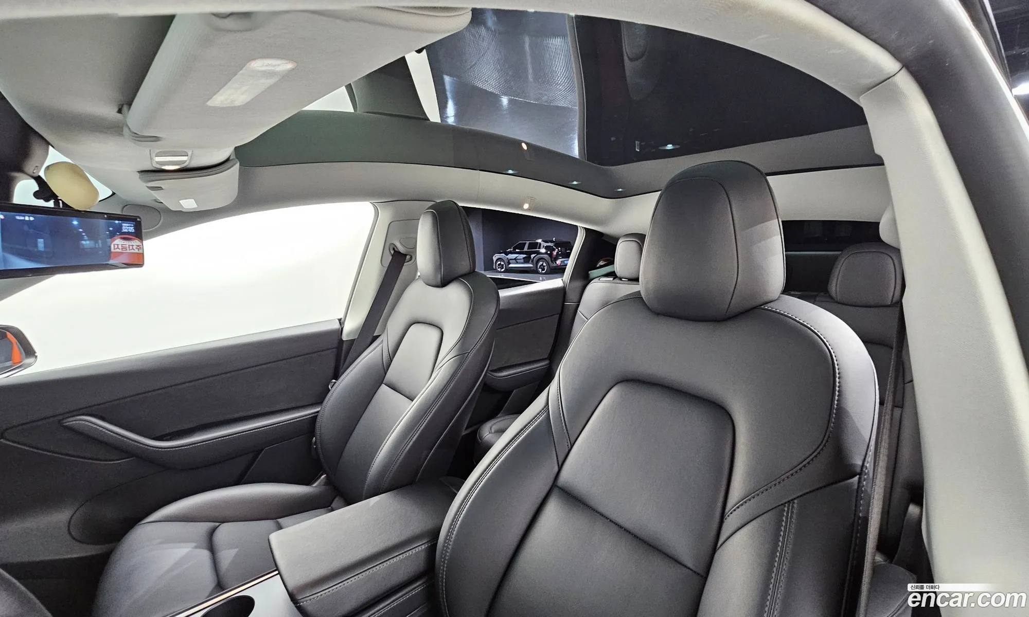Tesla Model Y 2022 — 18