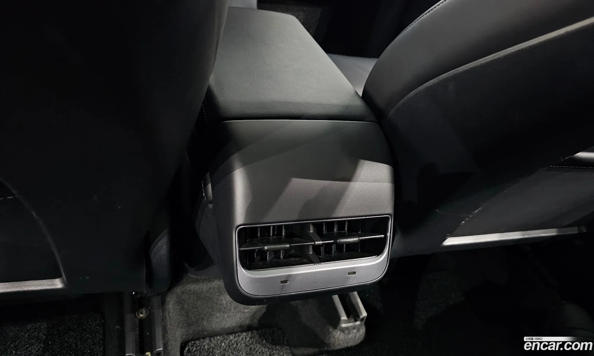 Tesla Model Y 2022 — 15