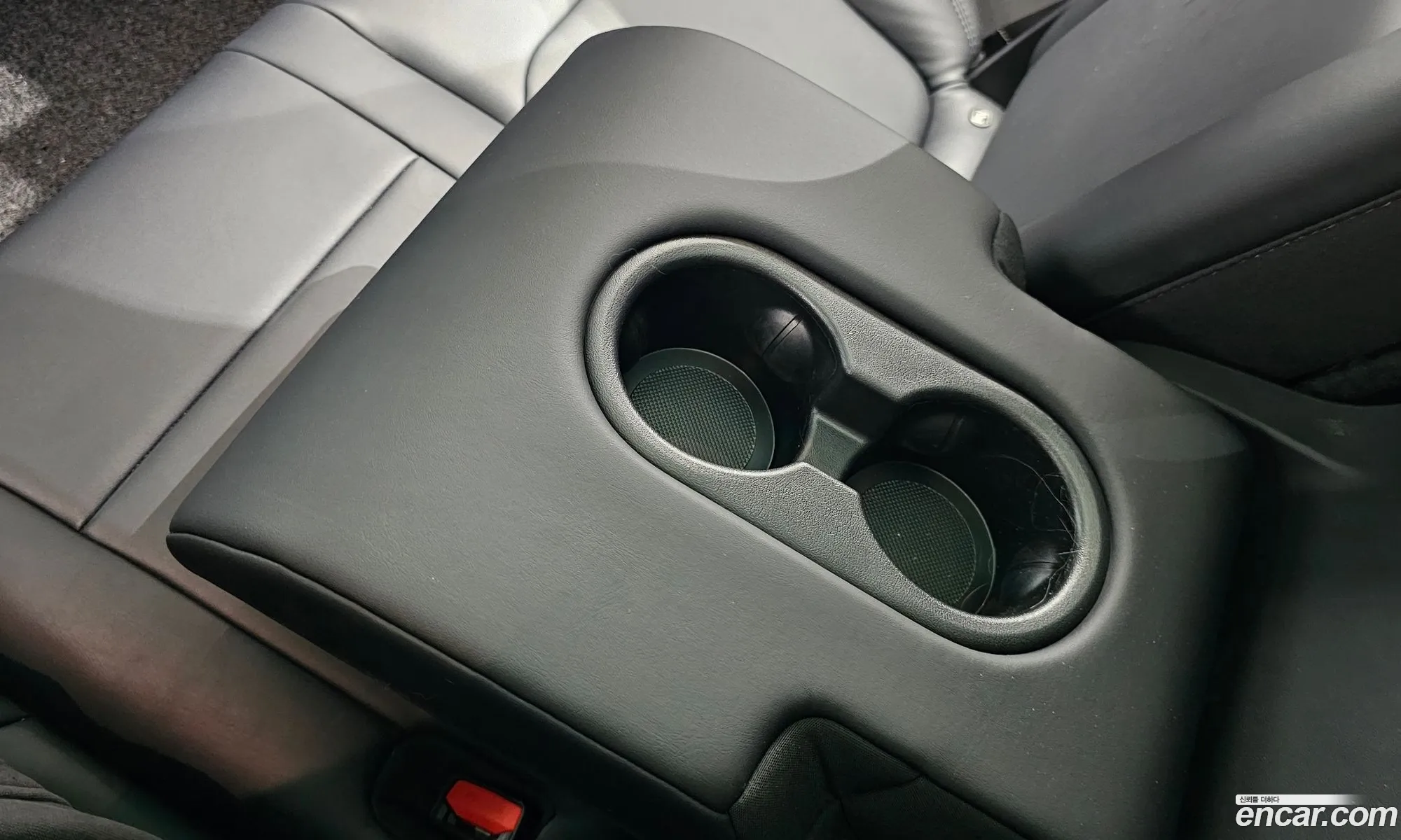 Tesla Model Y 2022 — 13