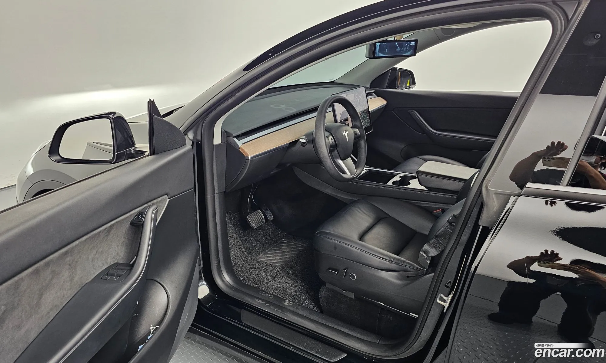 Tesla Model Y 2022 — 30