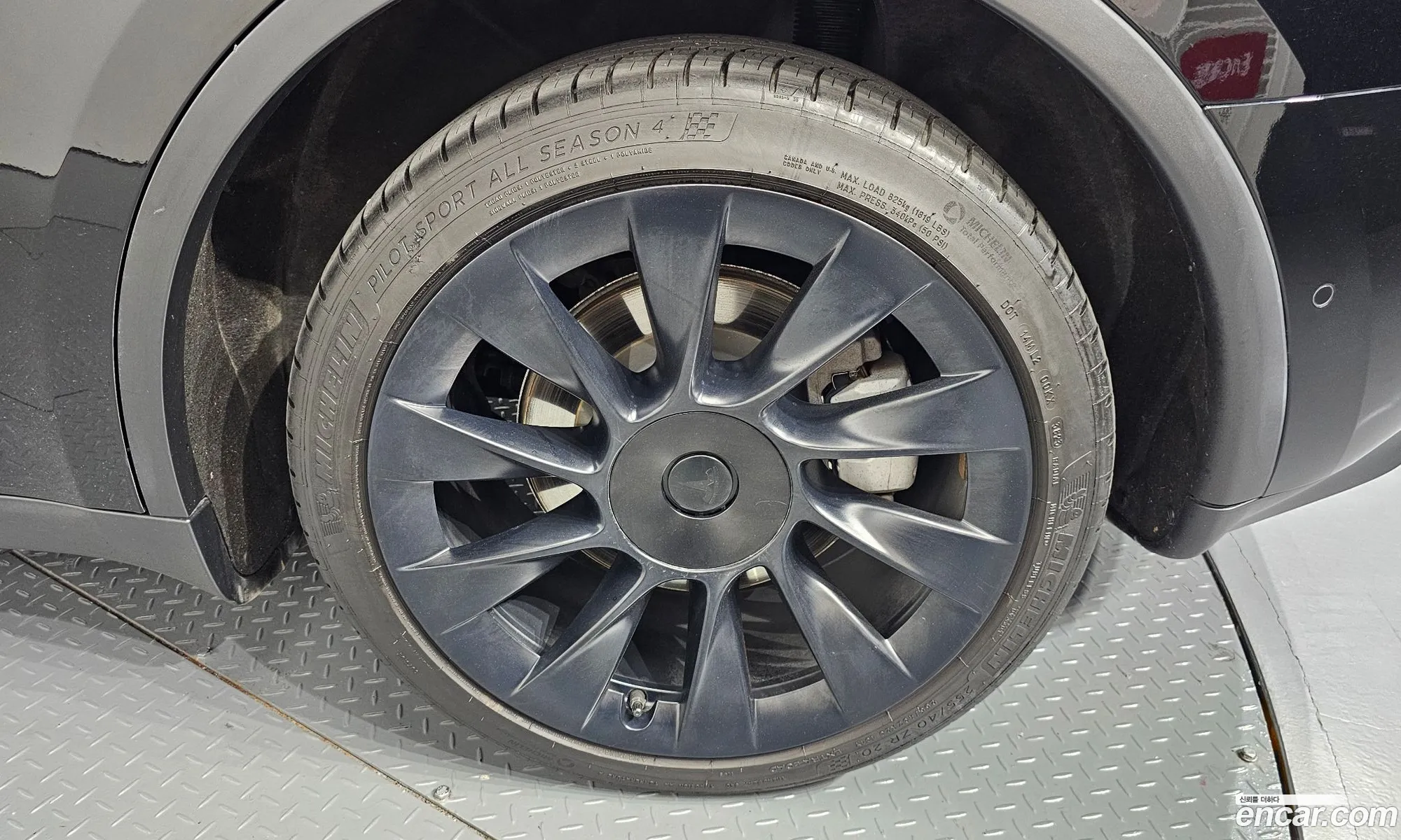 Tesla Model Y 2022 — 11