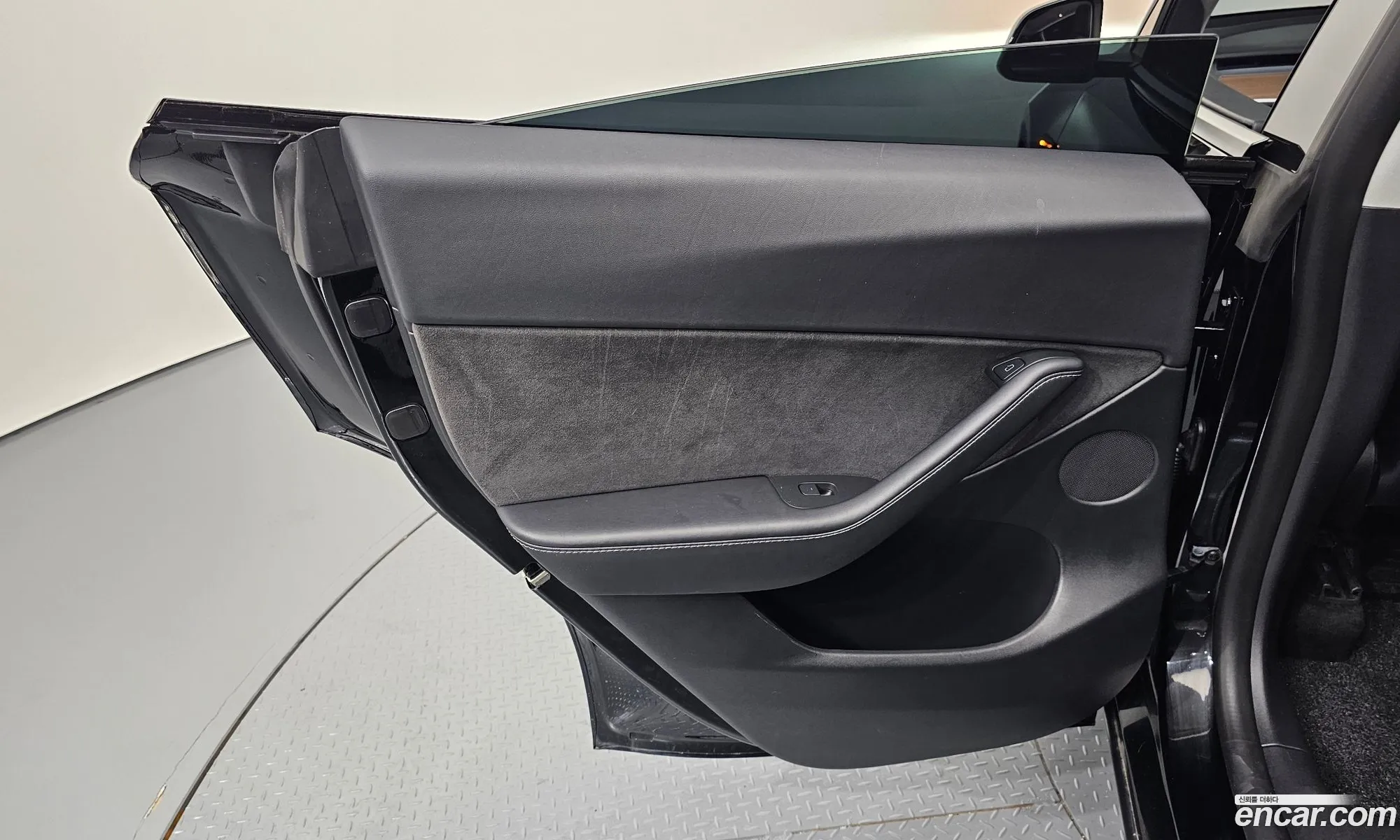 Tesla Model Y 2022 — 7