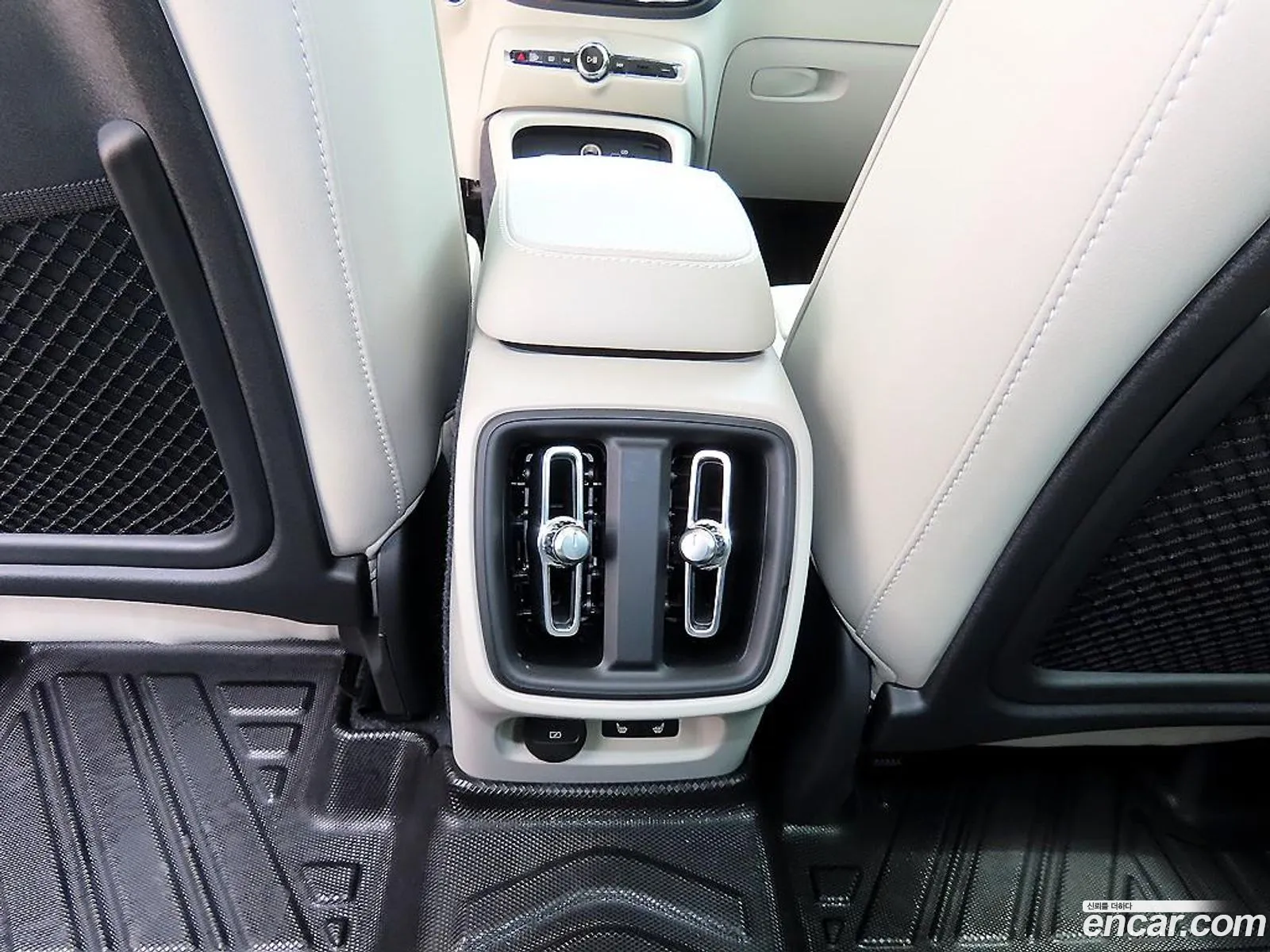 Volvo XC40 2022 — 8