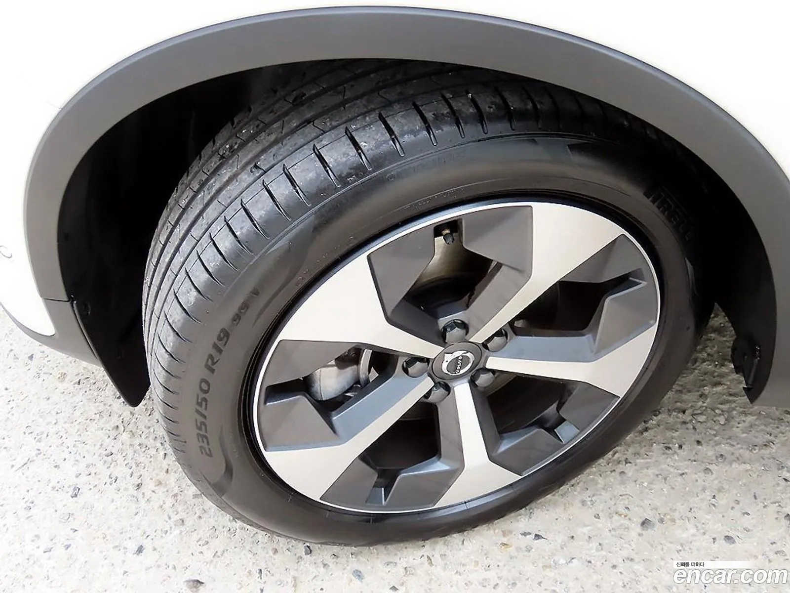 Volvo XC40 2022 — 4