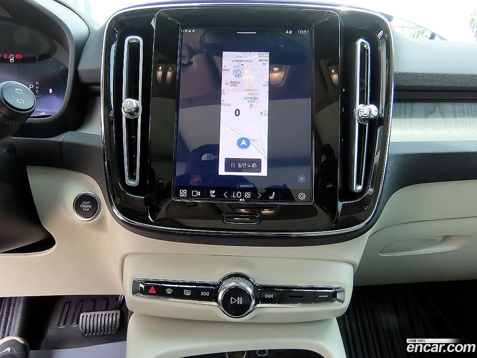 Volvo XC40 2022 — 17