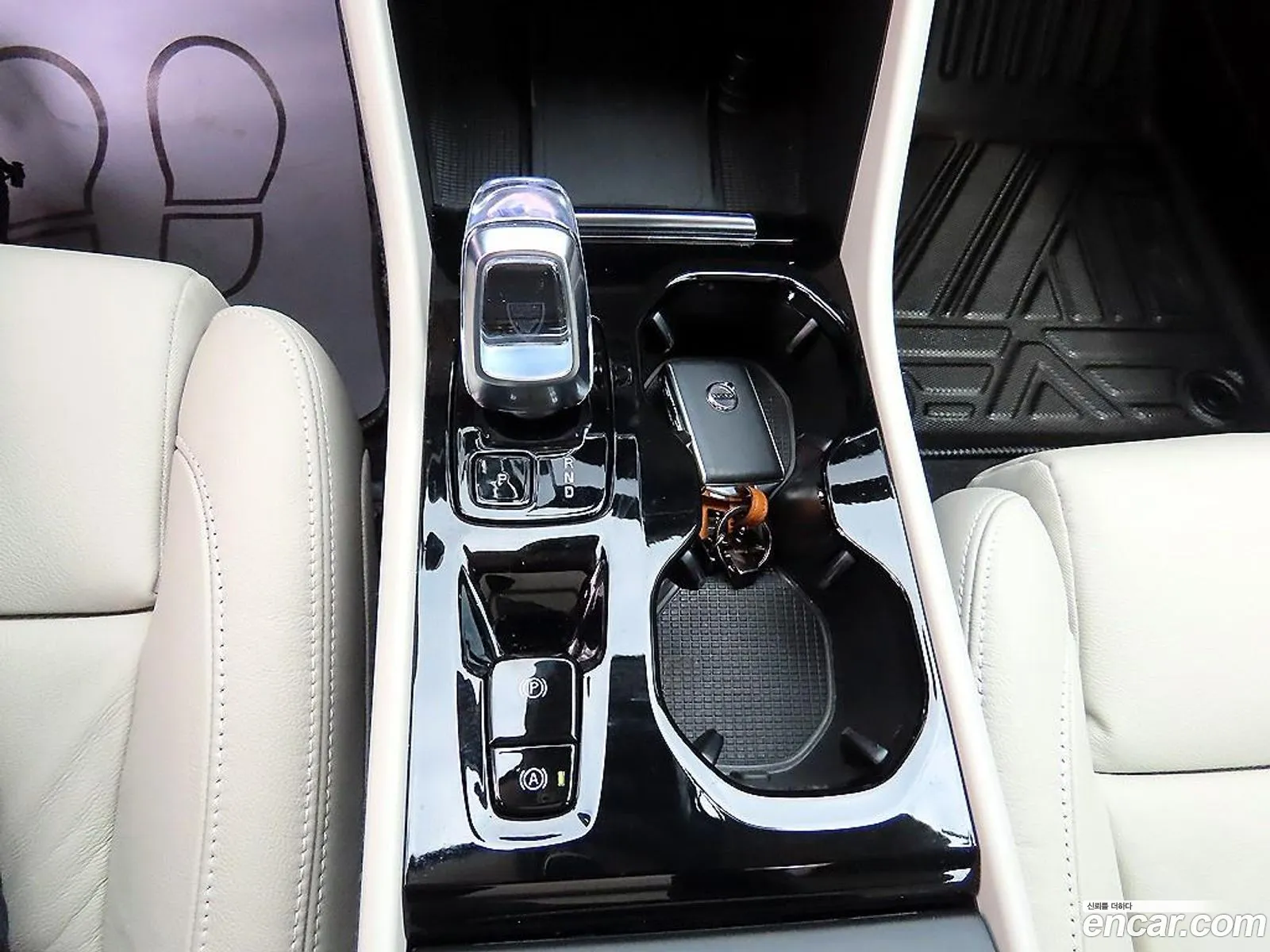 Volvo XC40 2022 — 2