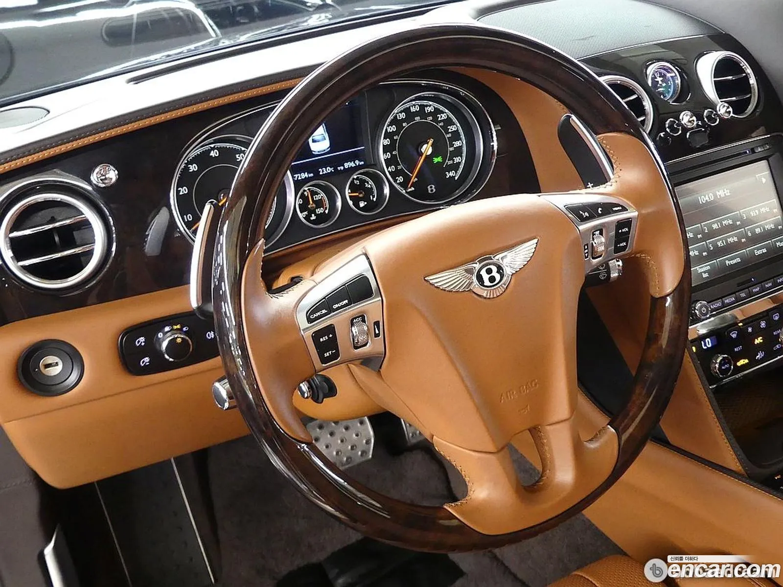 Bentley Flying Spur 2017 — 9