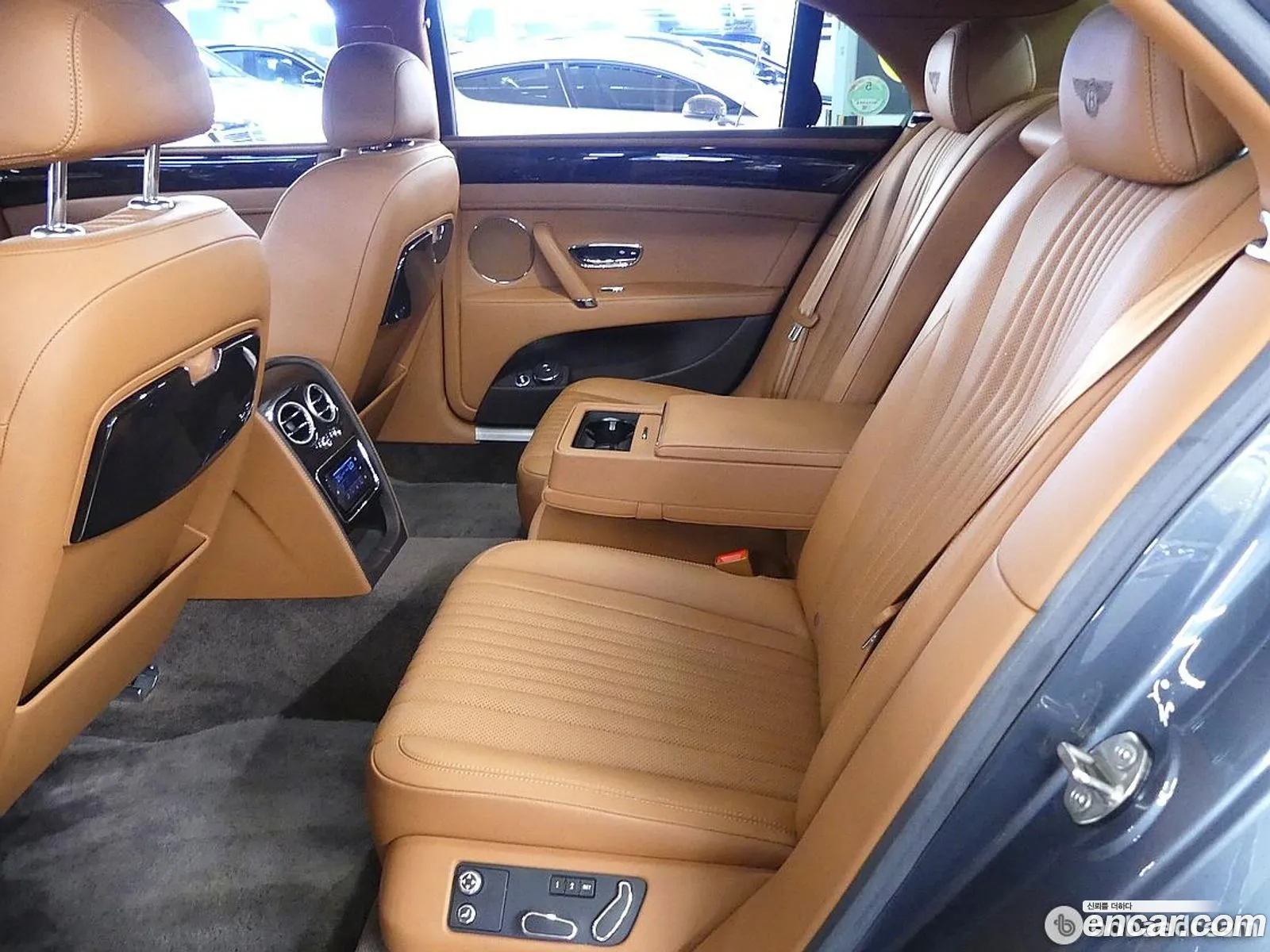 Bentley Flying Spur 2017 — 17