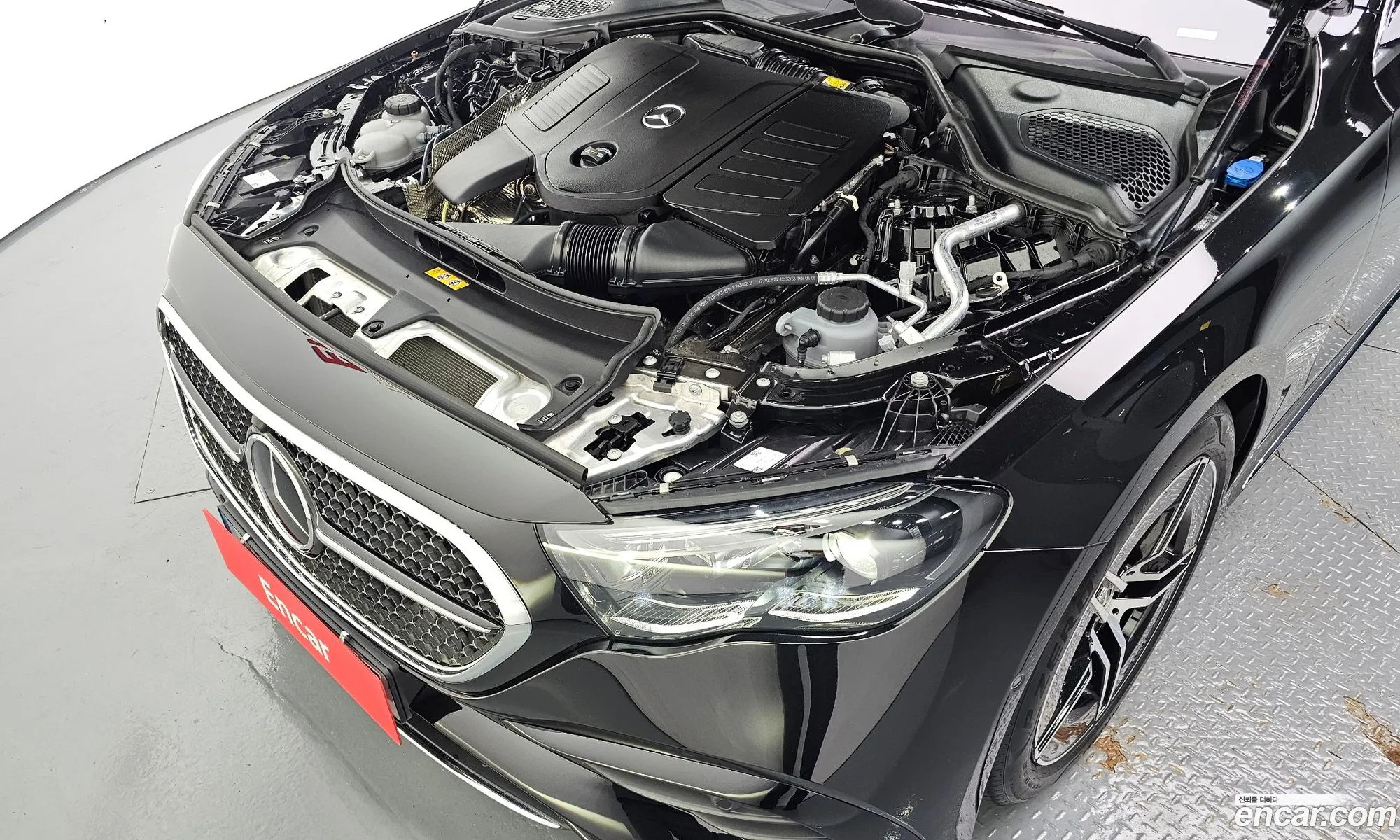 Mercedes-Benz E-Class W214 2025 — 13