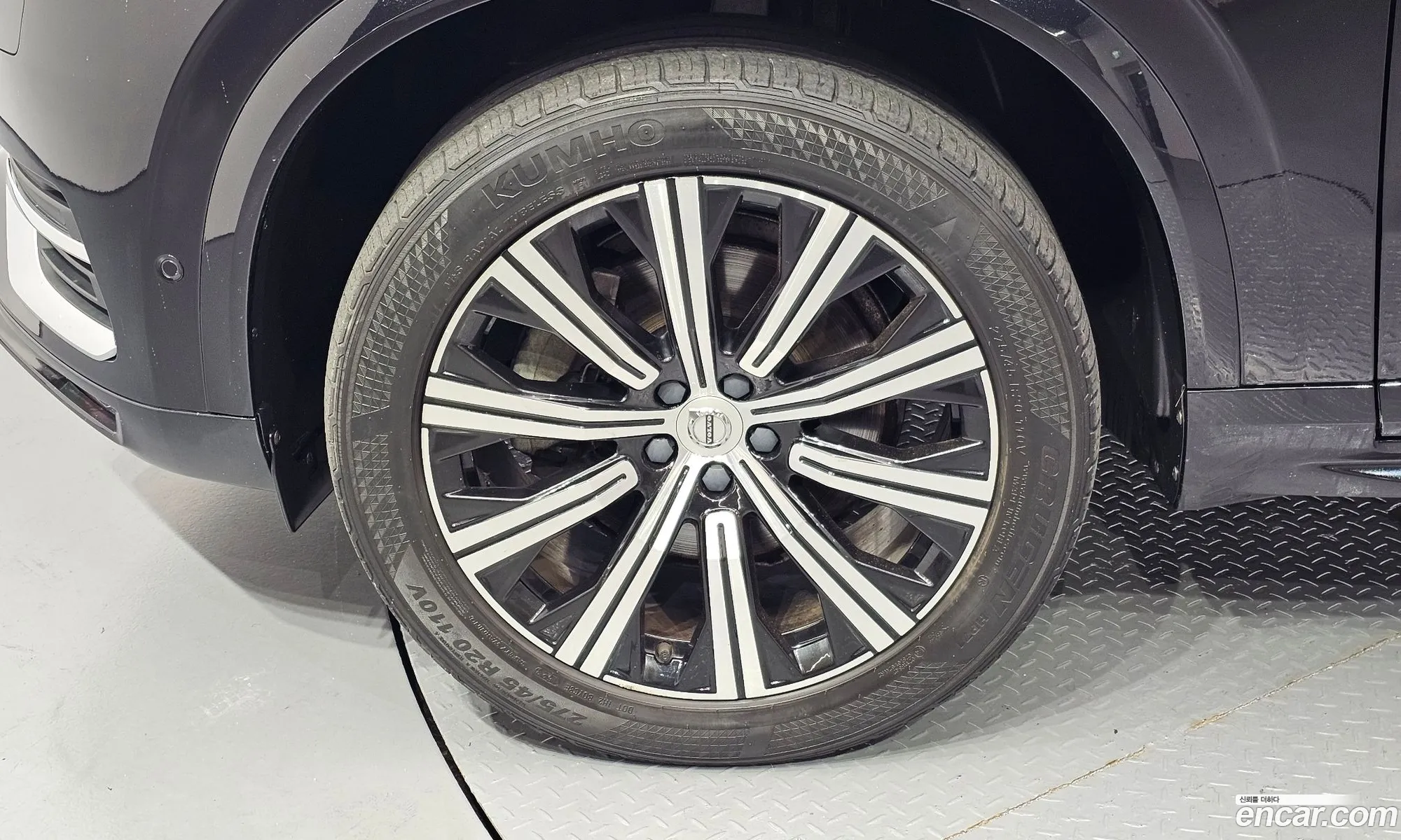 Volvo XC90 2020 YV1LFA22CL1588215 — 4