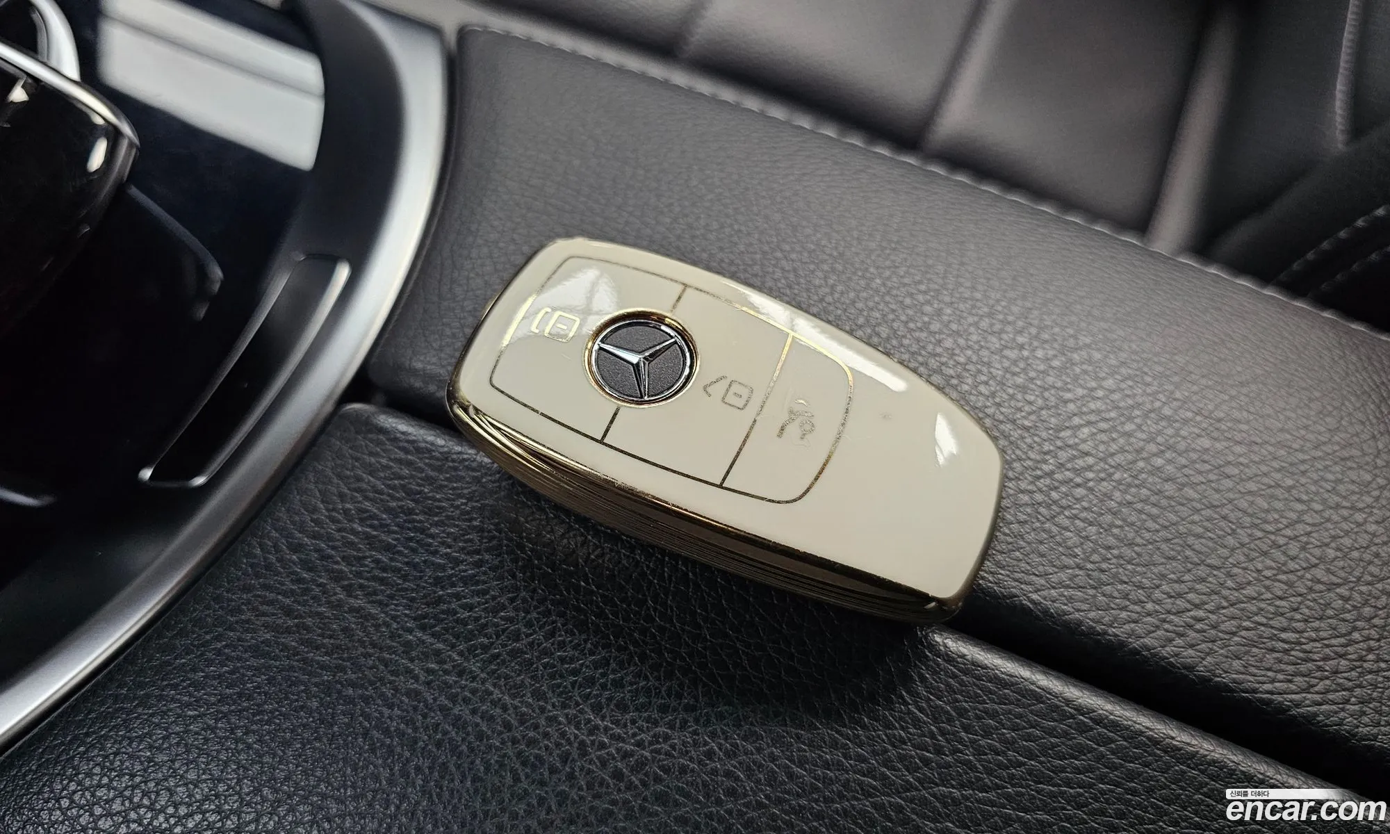 Mercedes-Benz C-Class W205 2020 — 19