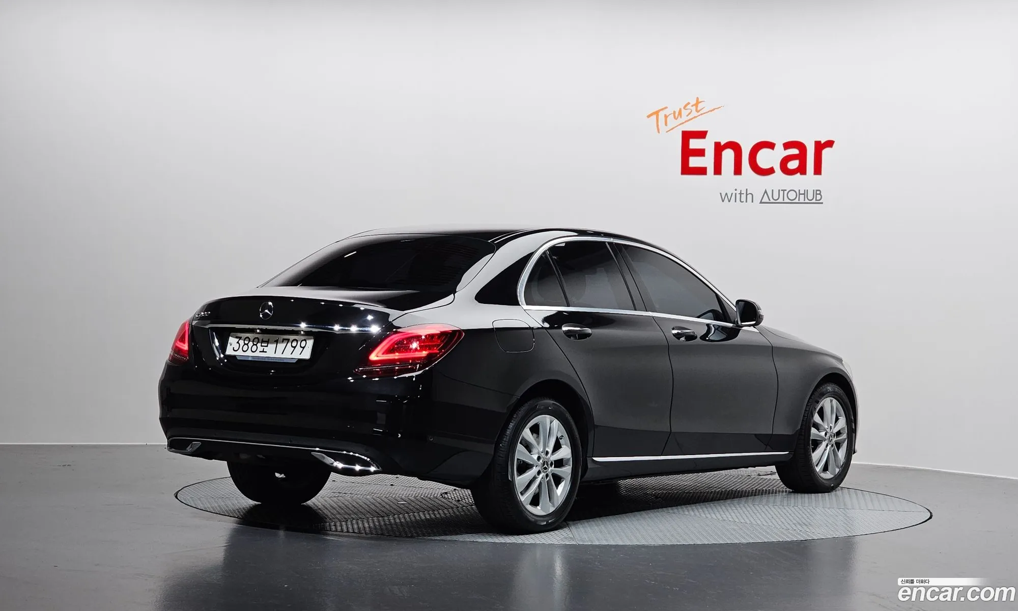 Mercedes-Benz C-Class W205 2020 — 24