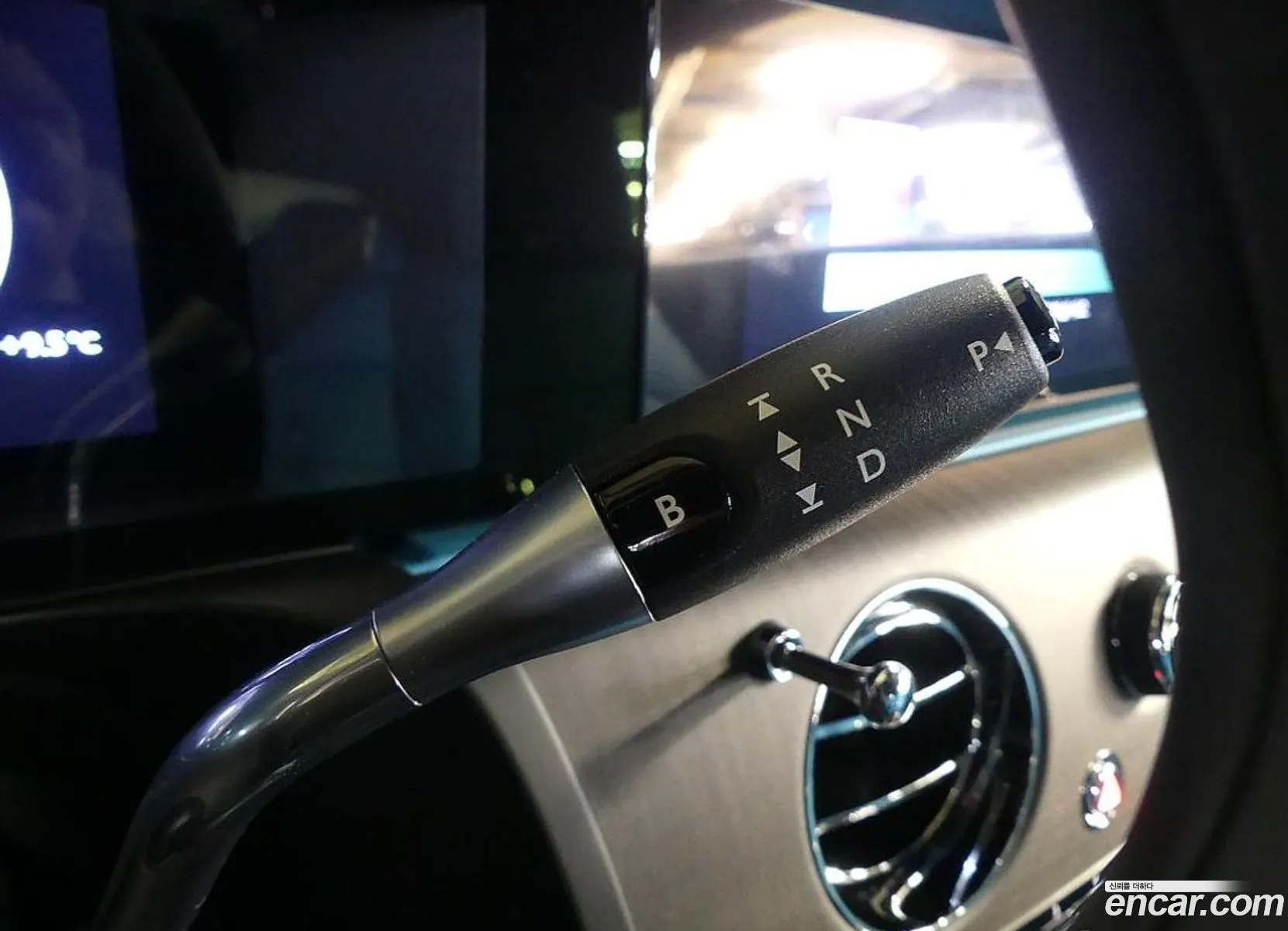 Rolls-Royce Spectre 2025 — 12
