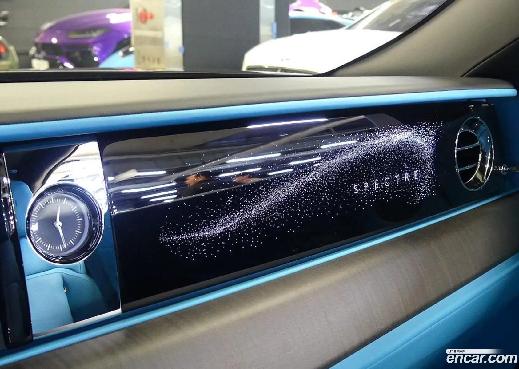Rolls-Royce Spectre 2025 — 17