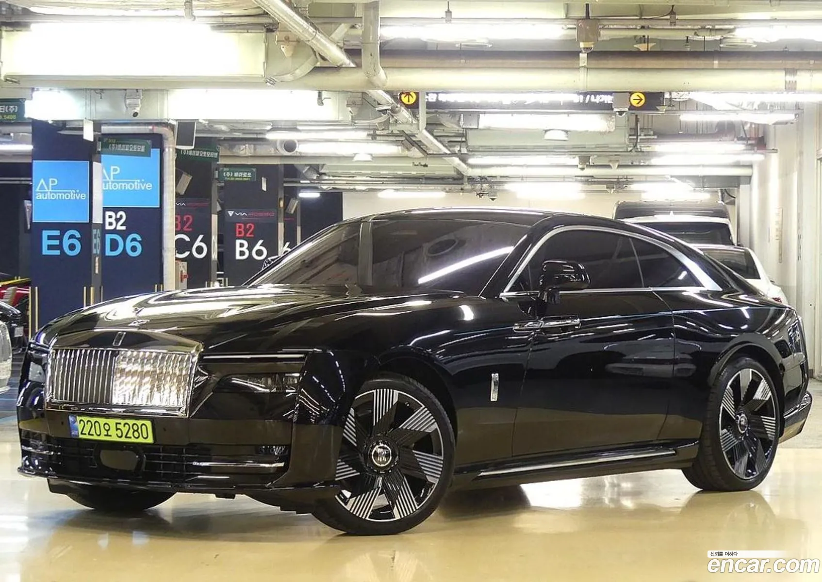 Rolls-Royce Spectre 2025 — 11